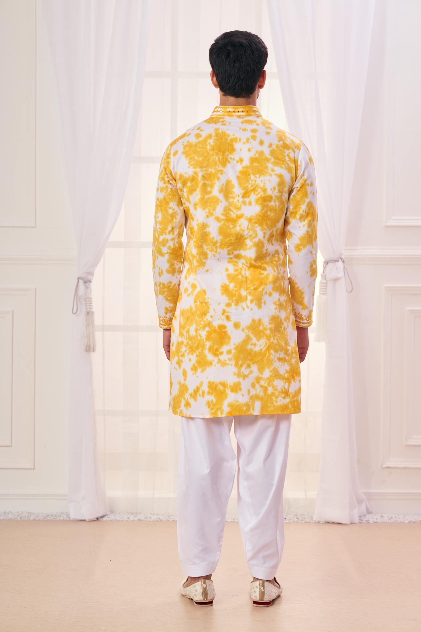 Taroob Hand Tie & Dye Mirror Work Kurta Pajama Set