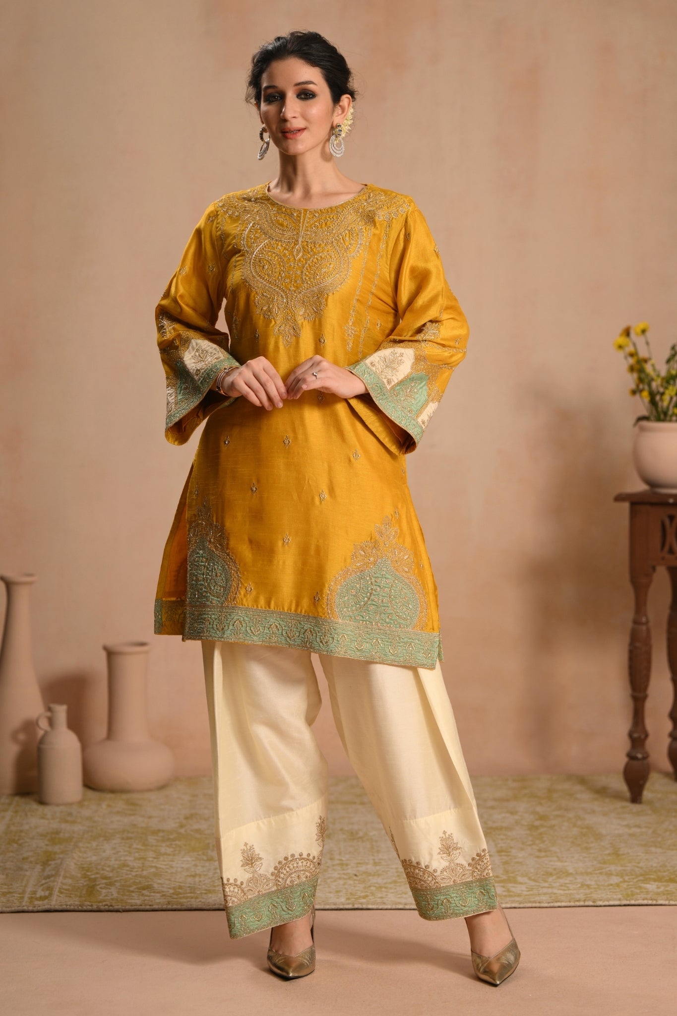 Women's Mustard Sunehri Bagh Embroidered Kurta Set Taroob