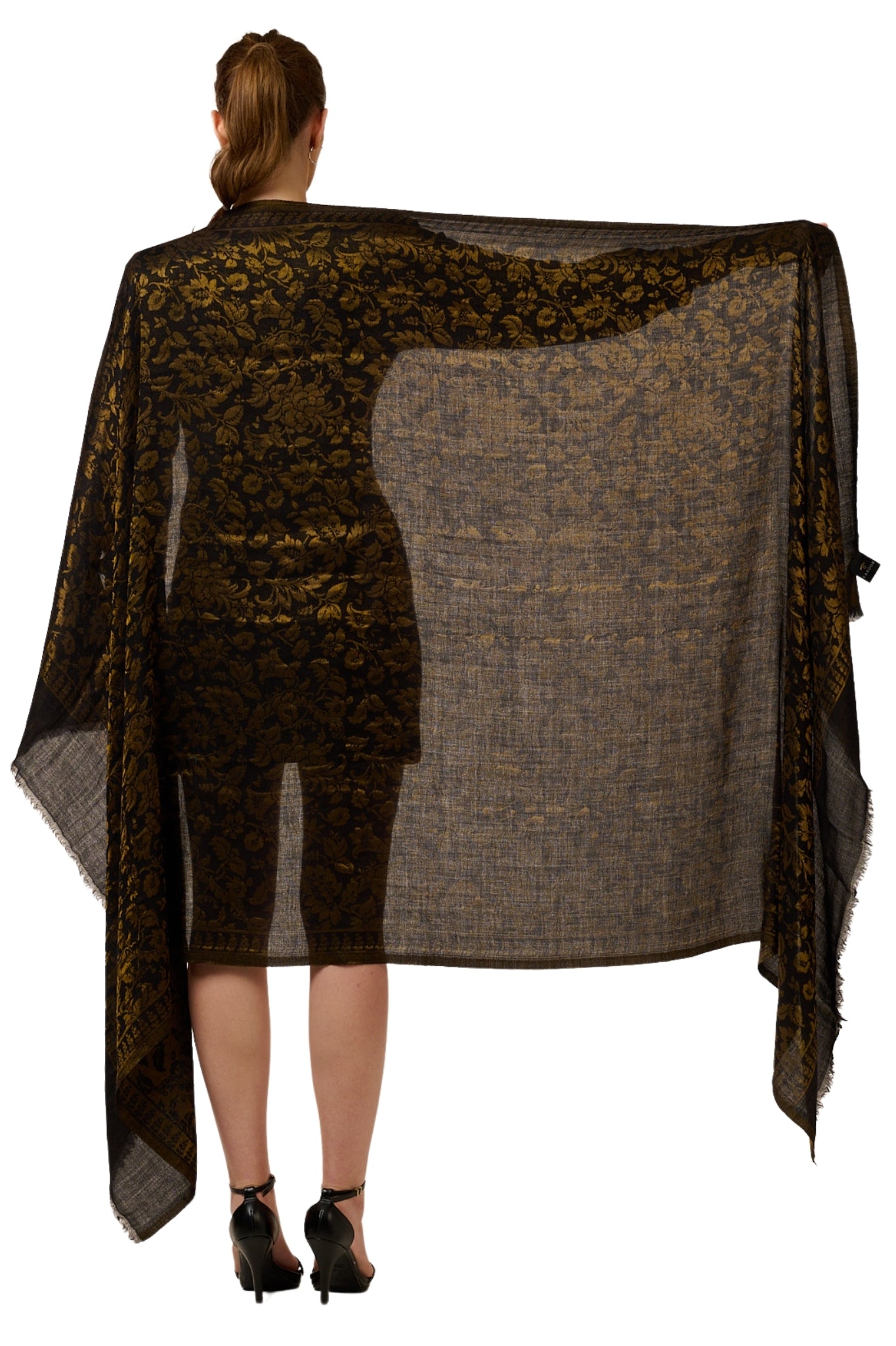 Taroob Super Fine Wool Zari Shawl
