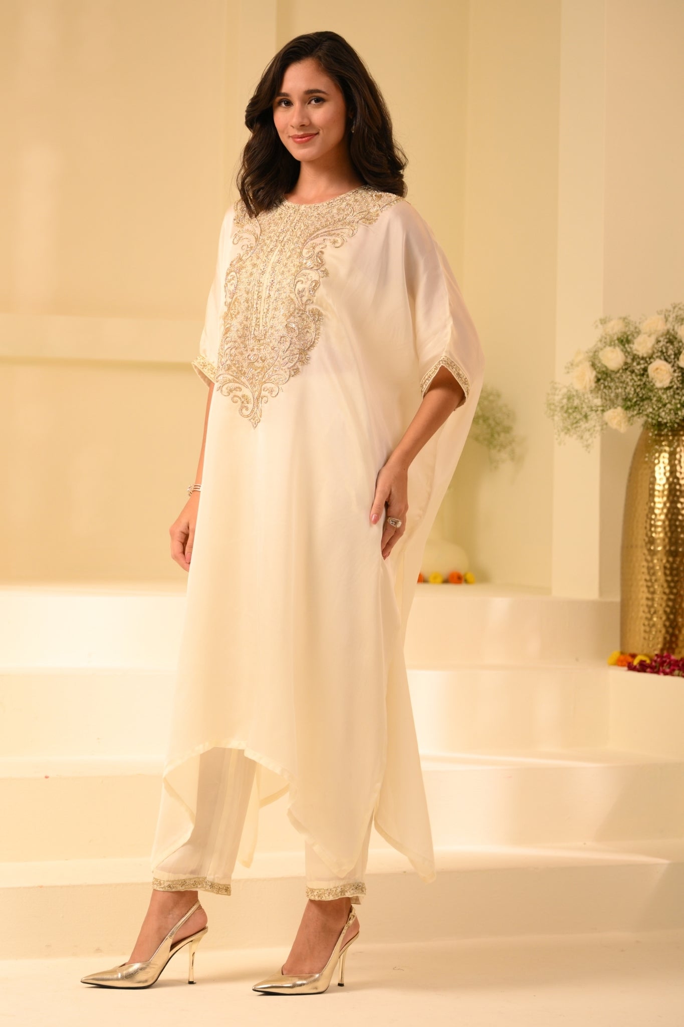 Taroob Hand Zardozi Choga Set