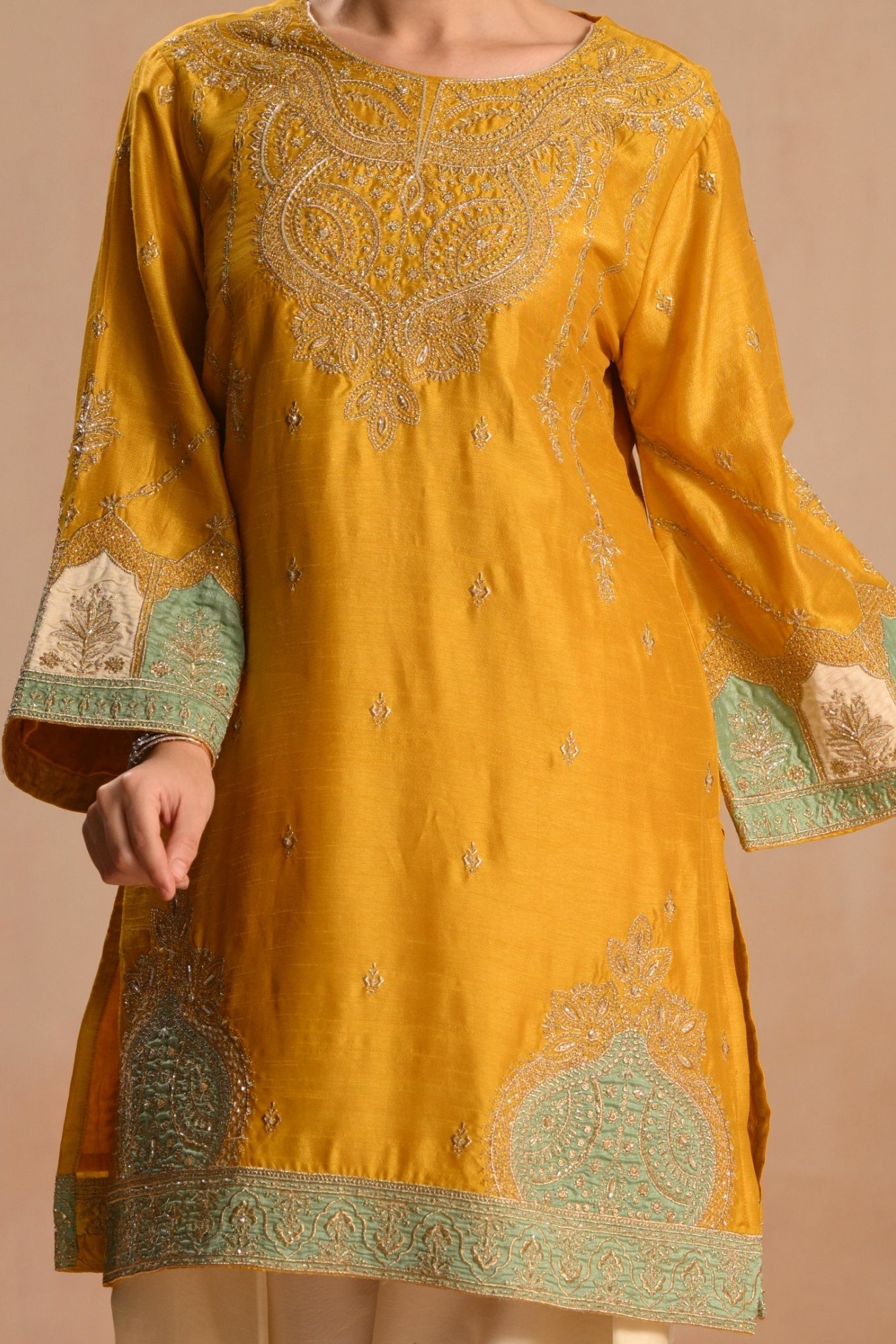 Women's Mustard Sunehri Bagh Embroidered Kurta Set Taroob