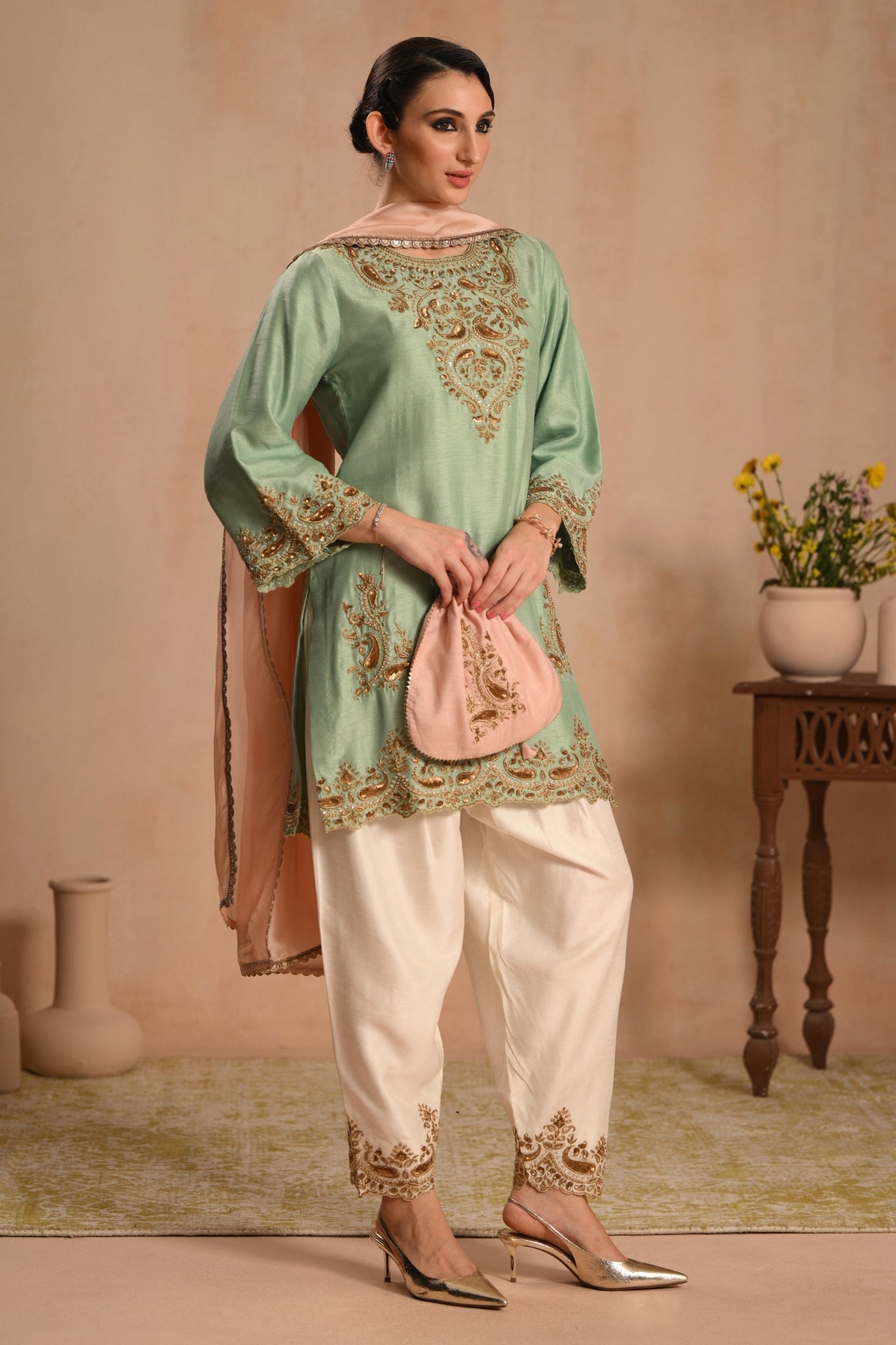 Women's Mint Green Zareen Handembroidered Kurta Set Taroob