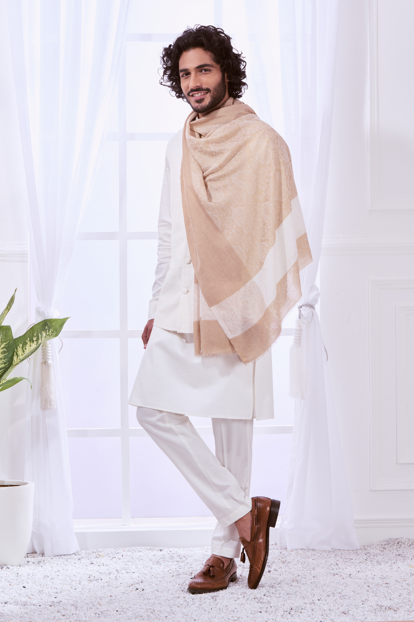 Taroob Men's Fine Wool Self Kaani Stole