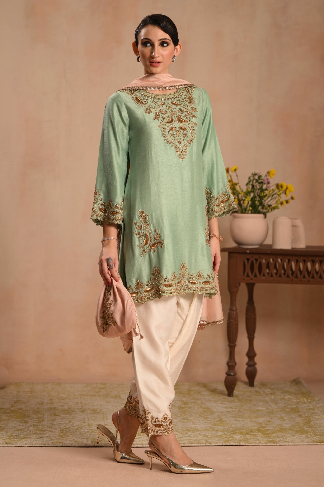 Women's Mint Green Zareen Handembroidered Kurta Set Taroob