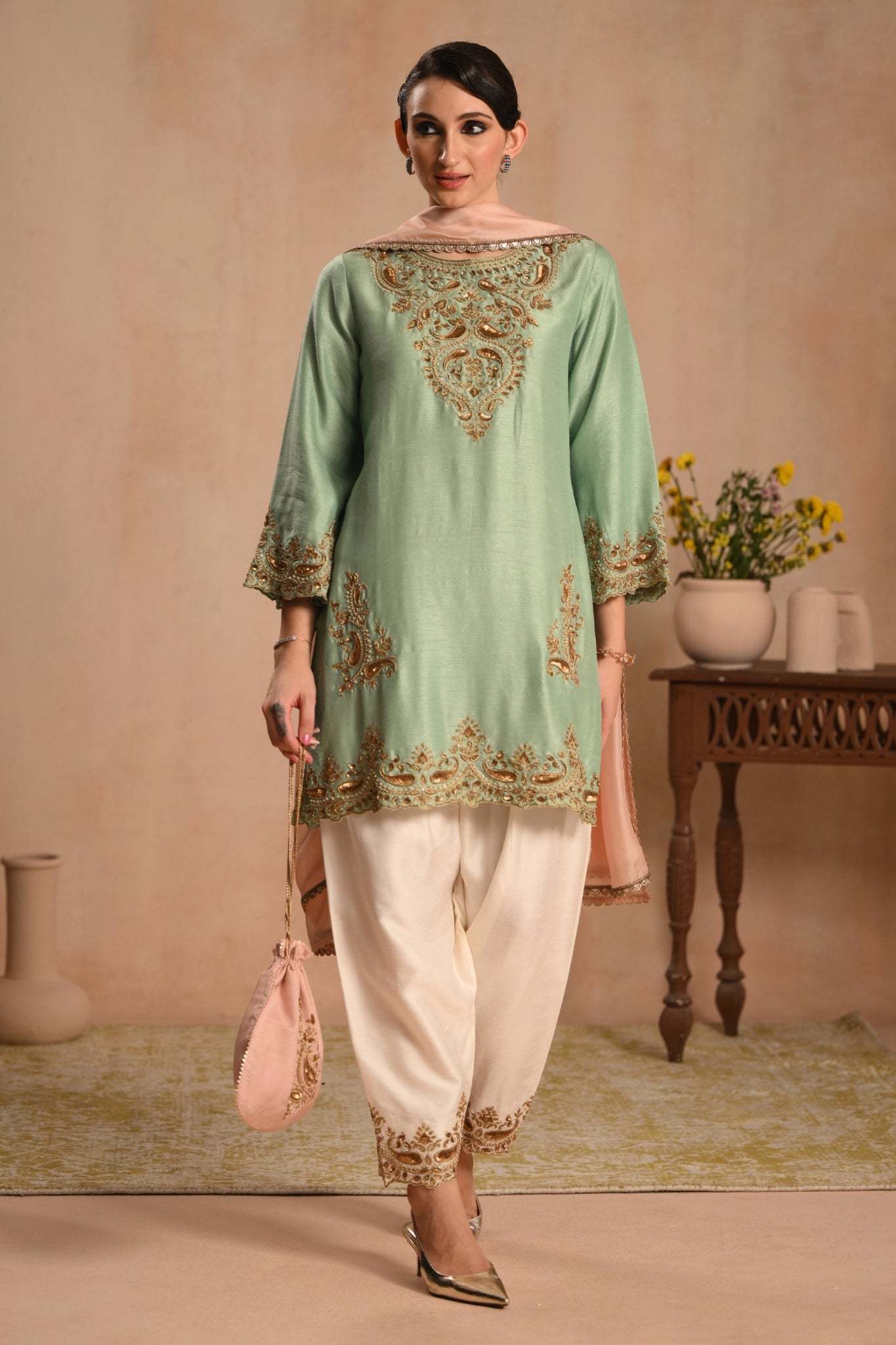 Women's Mint Green Zareen Handembroidered Kurta Set Taroob