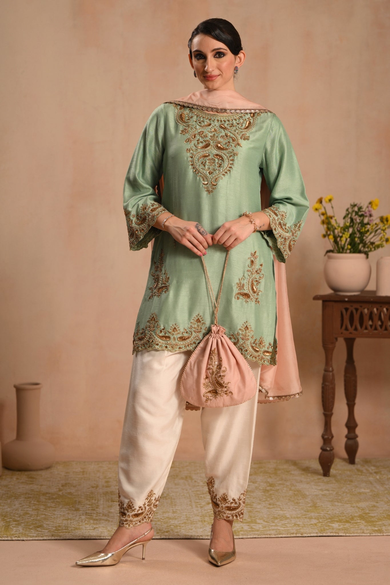 Women's Mint Green Zareen Handembroidered Kurta Set Taroob