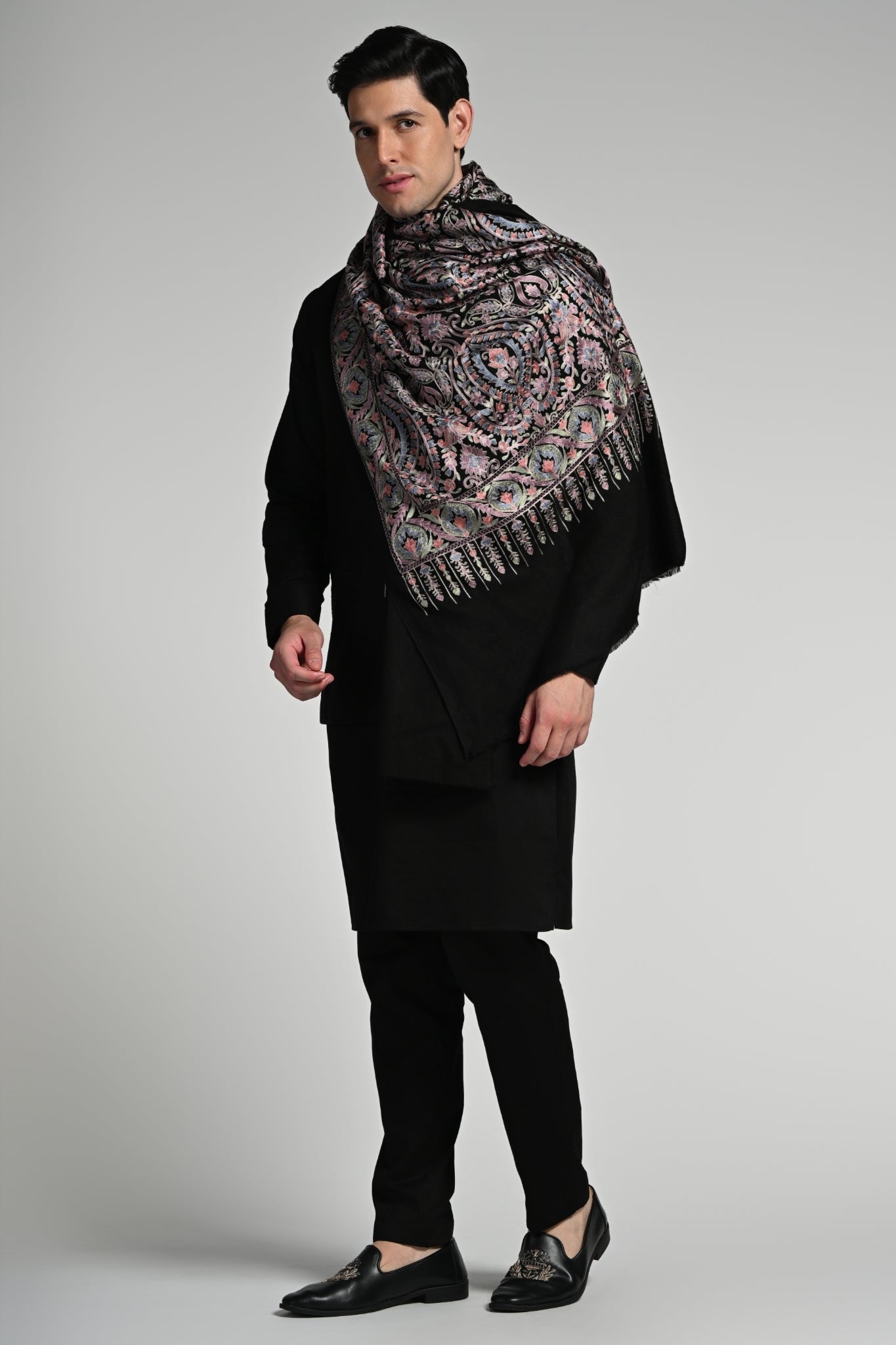 Taroob Embroidered Aari Fine Wool Stole