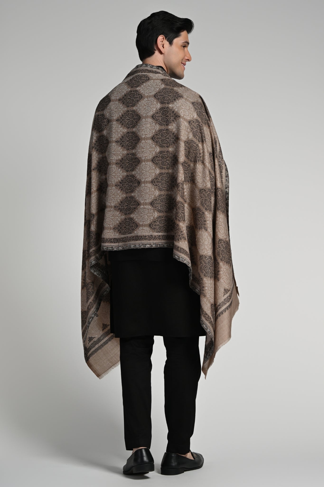 Taroob Fine Wool Kashmiri Jaal Kaani Stole