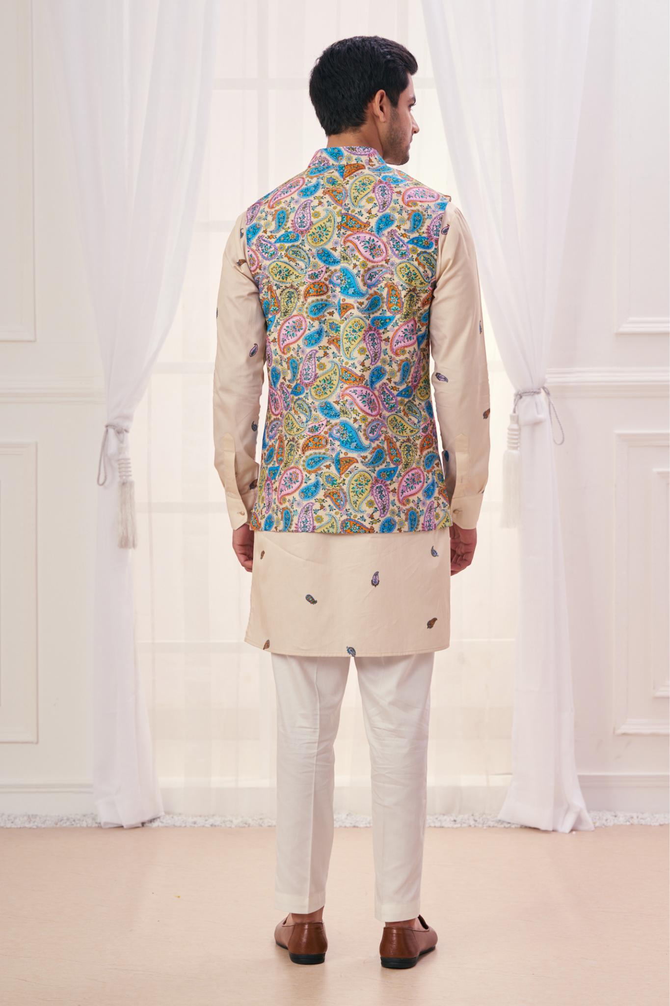 Taroob Majestic Paisley Kalamkari Embroidered Men's Bandi