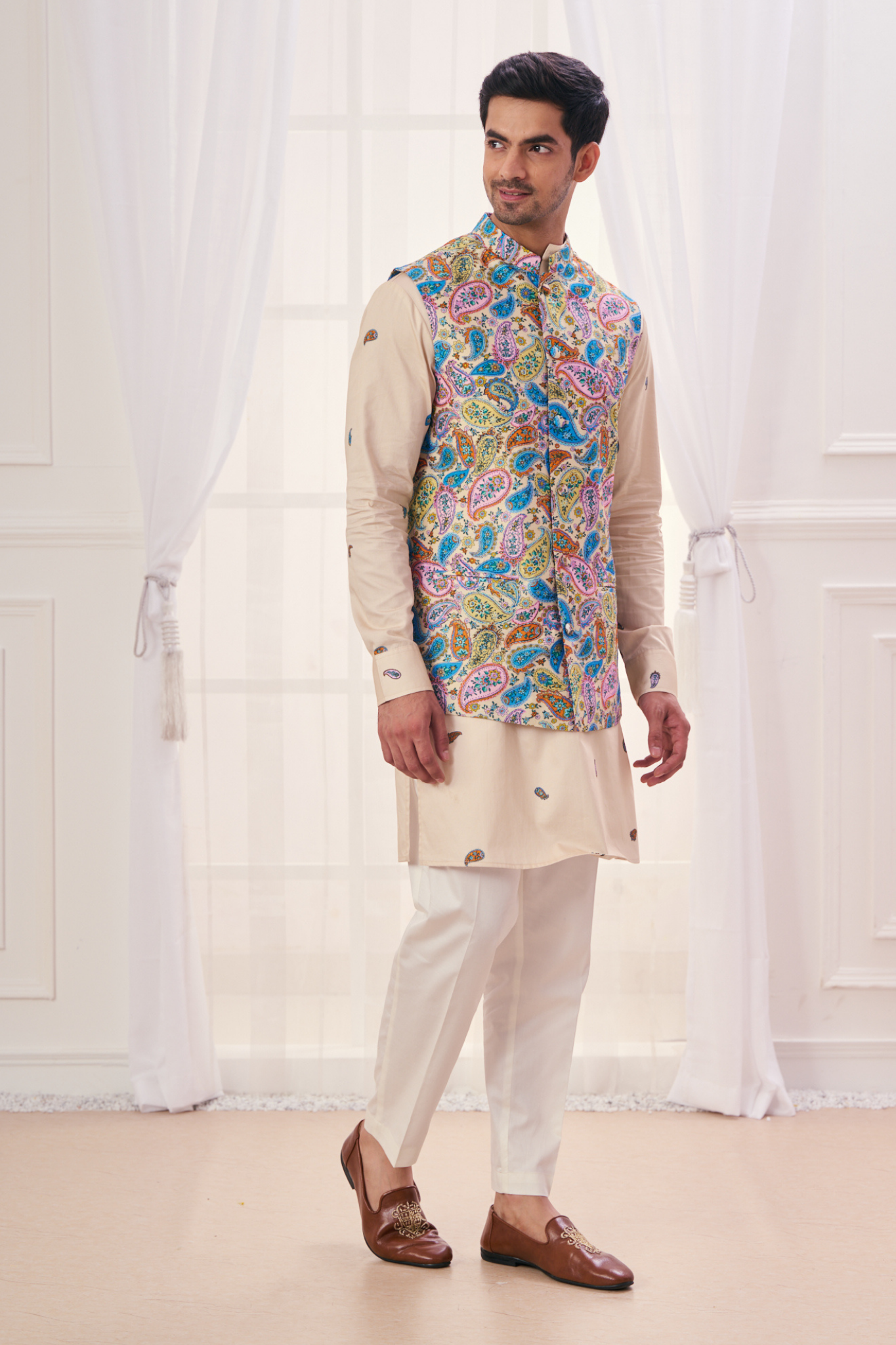 Taroob Majestic Paisley Kalamkari Embroidered Men's Bandi