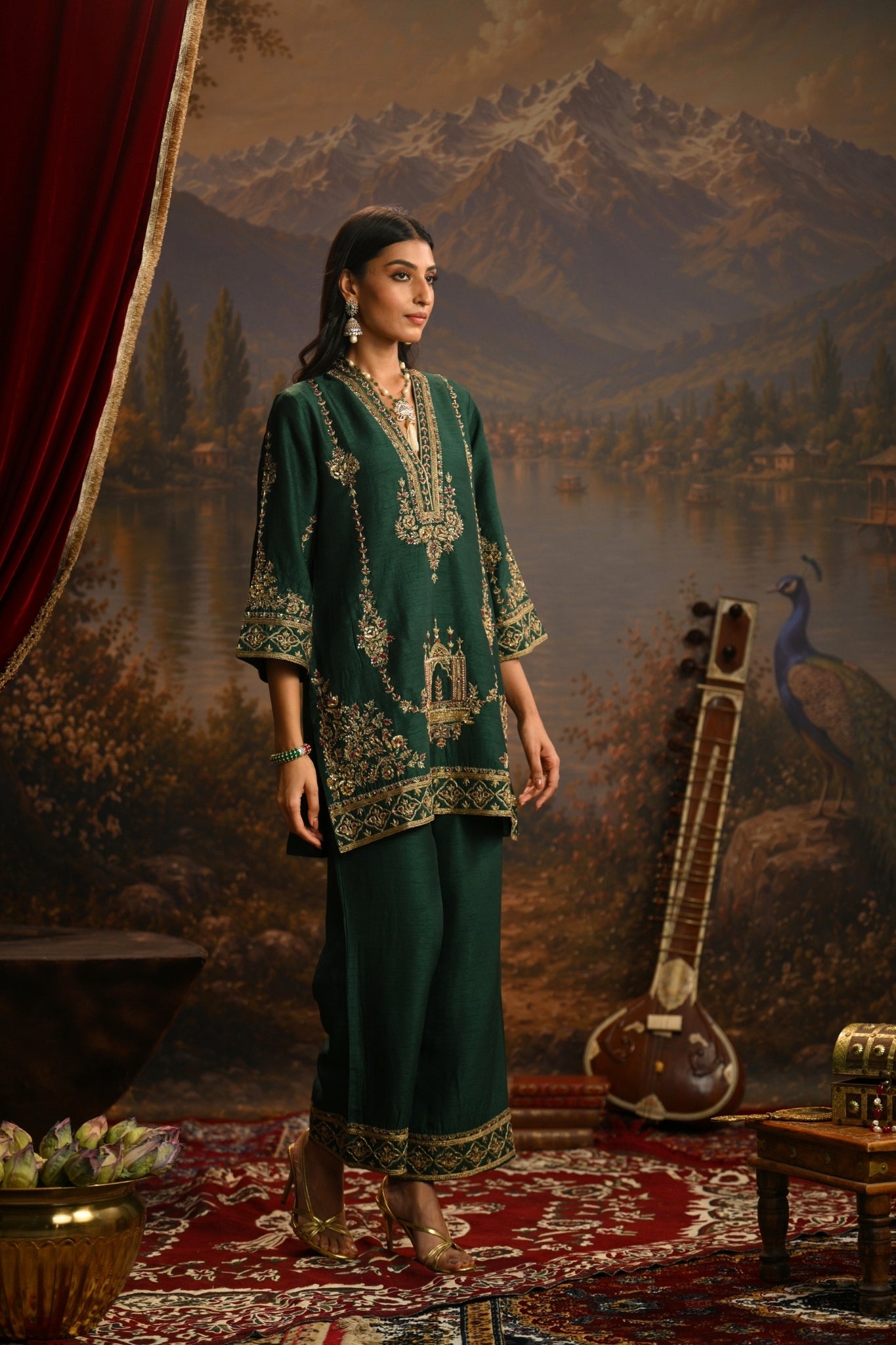 Green Jharokha Mahal Embroidered Kurta Set Taroob