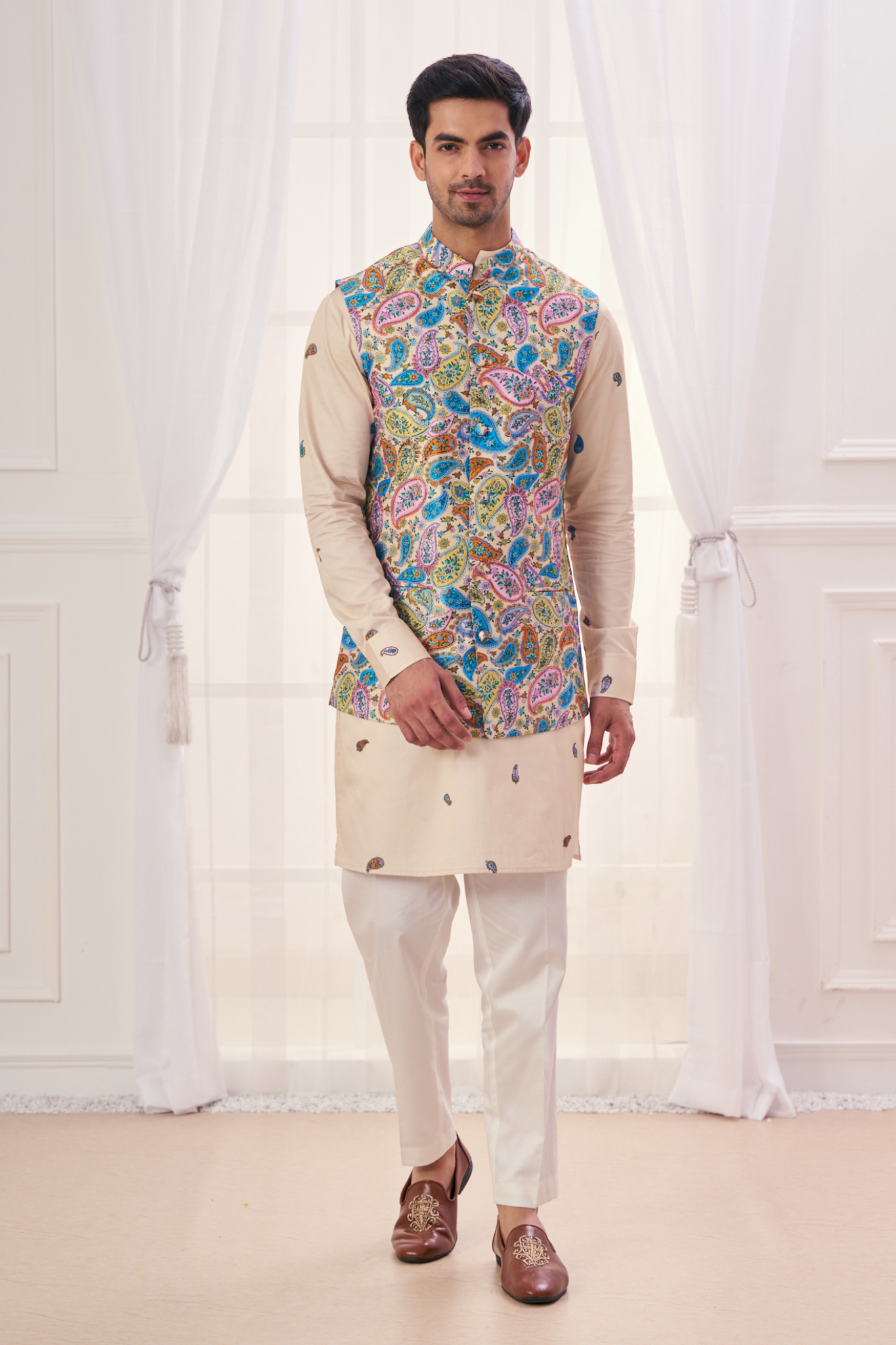 Taroob Majestic Paisley Kalamkari Embroidered Men's Bandi