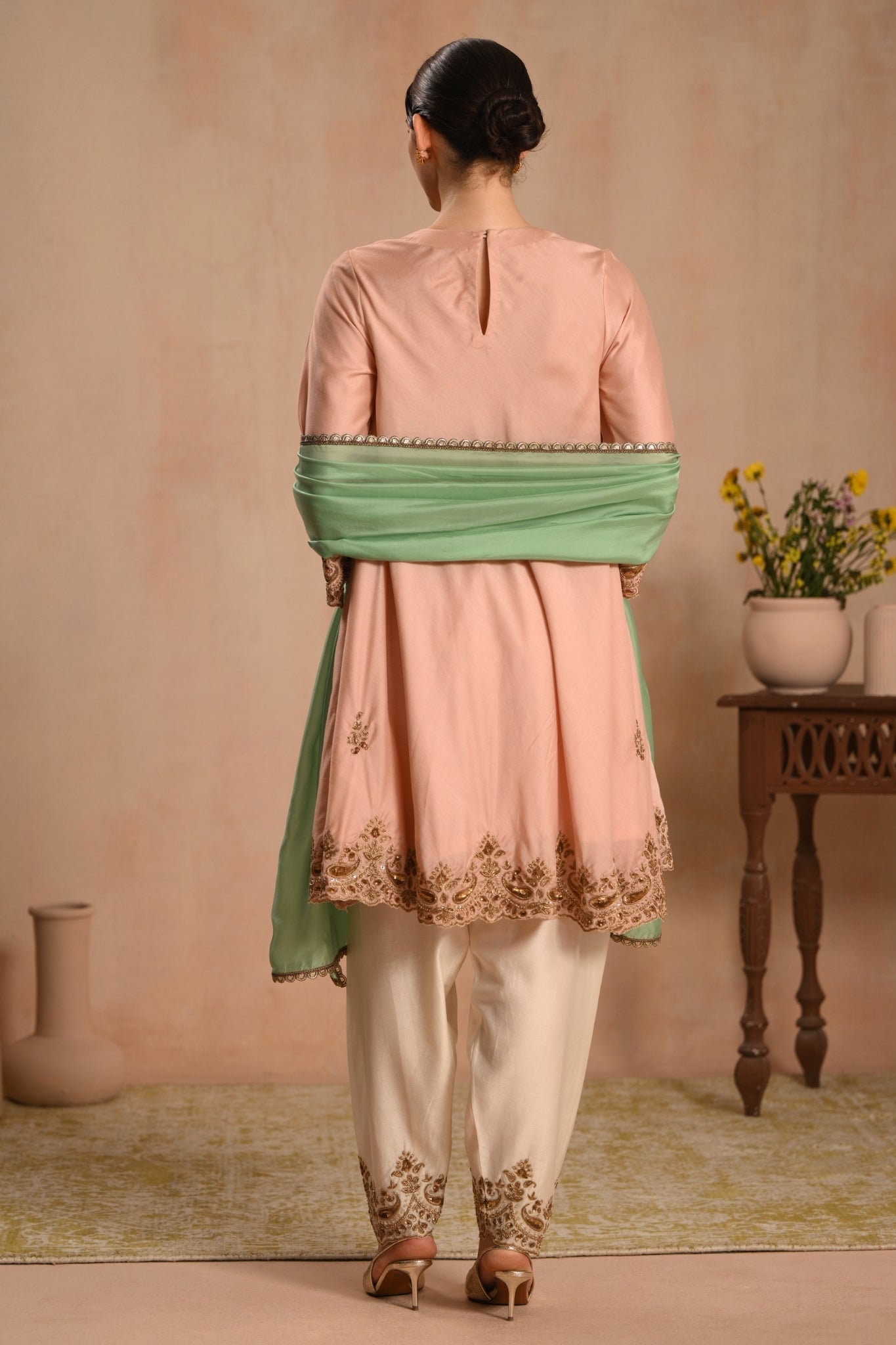 Women's Blush Pink Zareen Handembroidered Kalidaar Kurta Set Taroob
