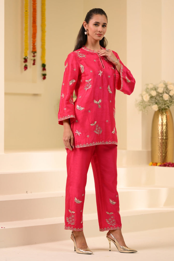 Taroob Flowers & Bugs Hand Embroidered Kurta Set