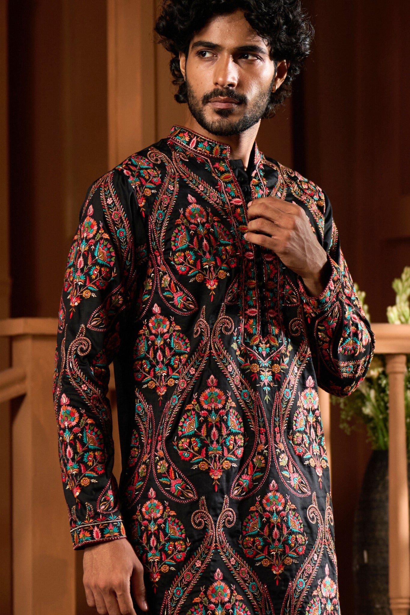 Taroob Shaam-e-Sozni Embroidered Kurta Set