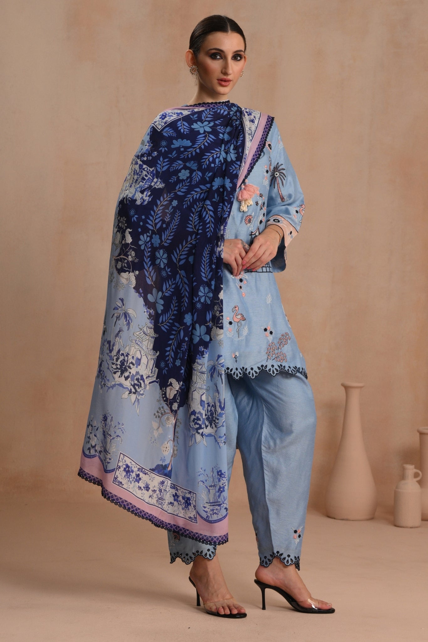 Neel Gulshan Embroidered Kurta Set Taroob