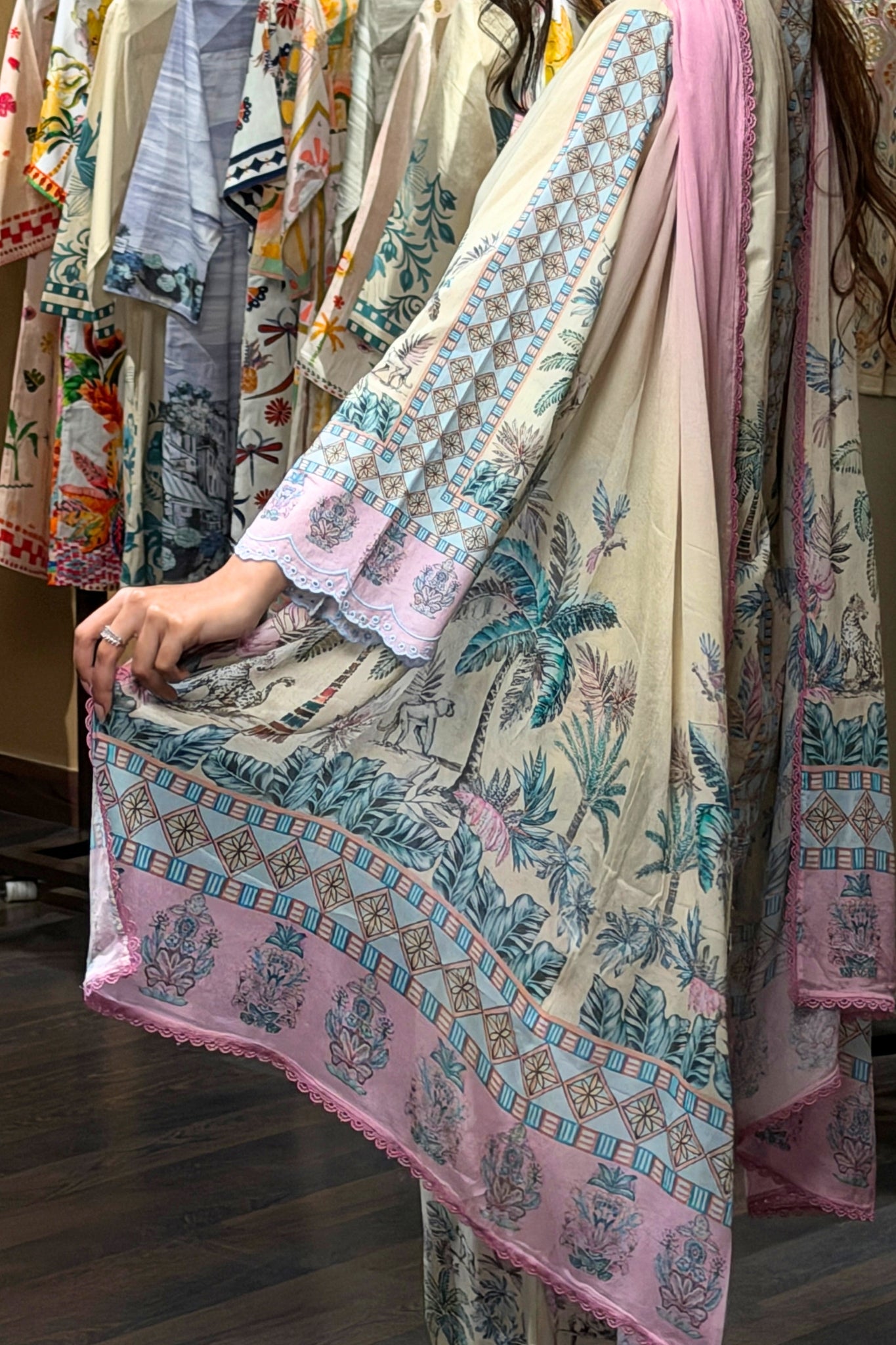 Urban Jungle Cotton Kurta Set – Women's – Styling view | Taroob