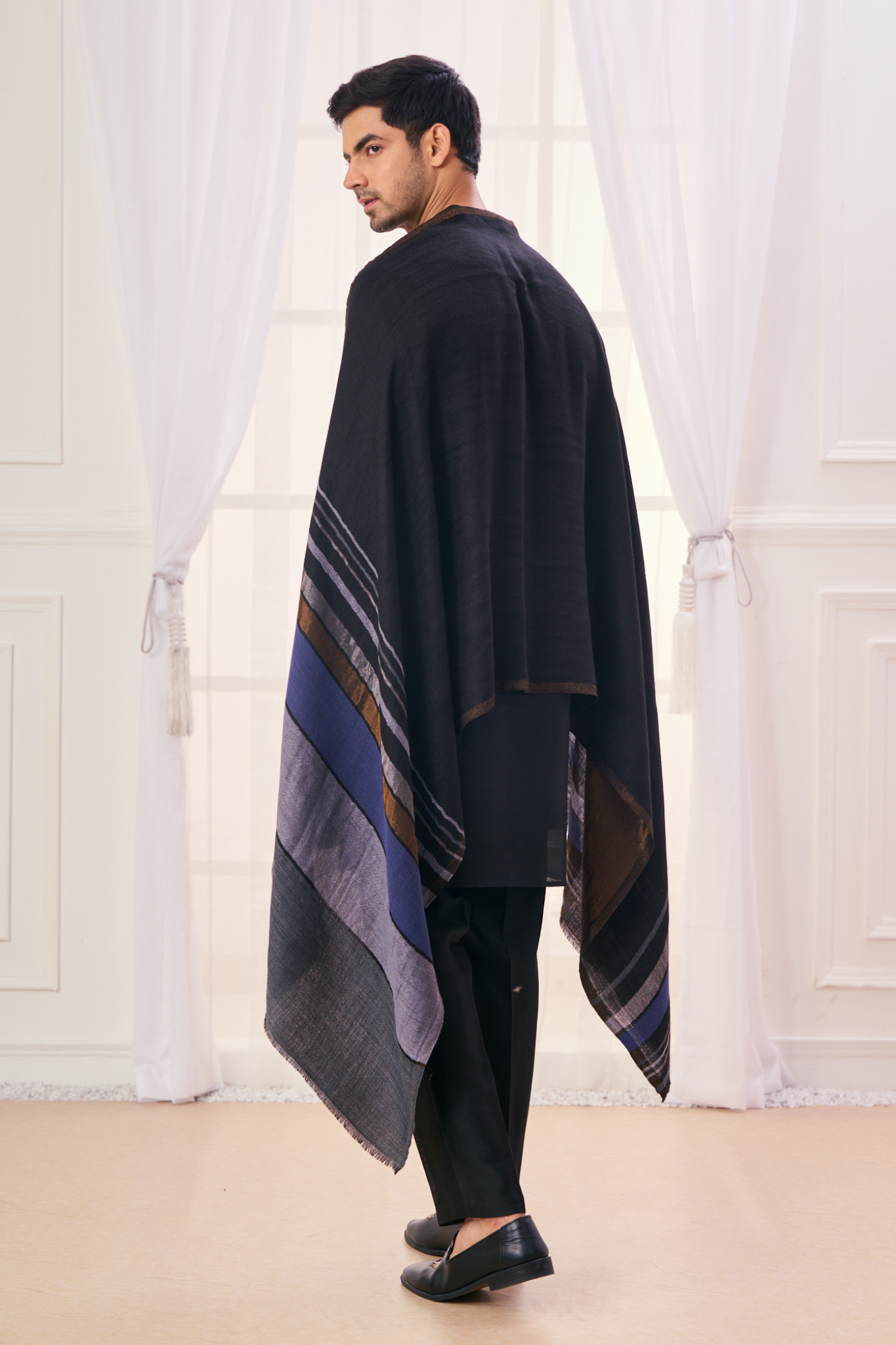 Taroob Men's Reversible Fine Wool Zari Striper Stole