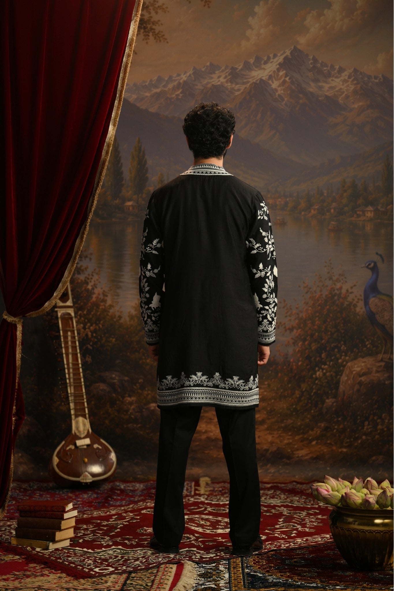Men's Black Shalimar Hand Embroidered Kurta Pajama Set Taroob