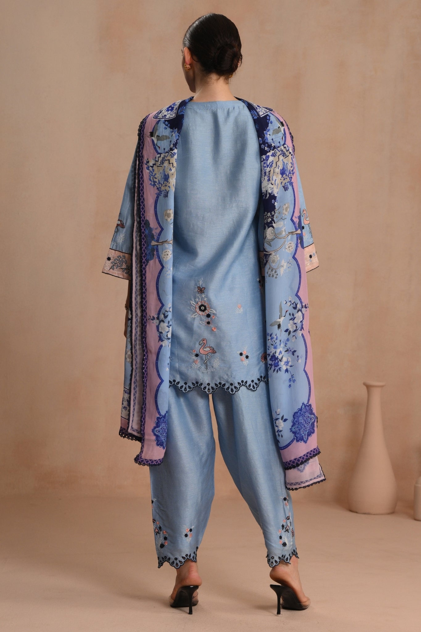 Neel Gulshan Embroidered Kurta Set Taroob