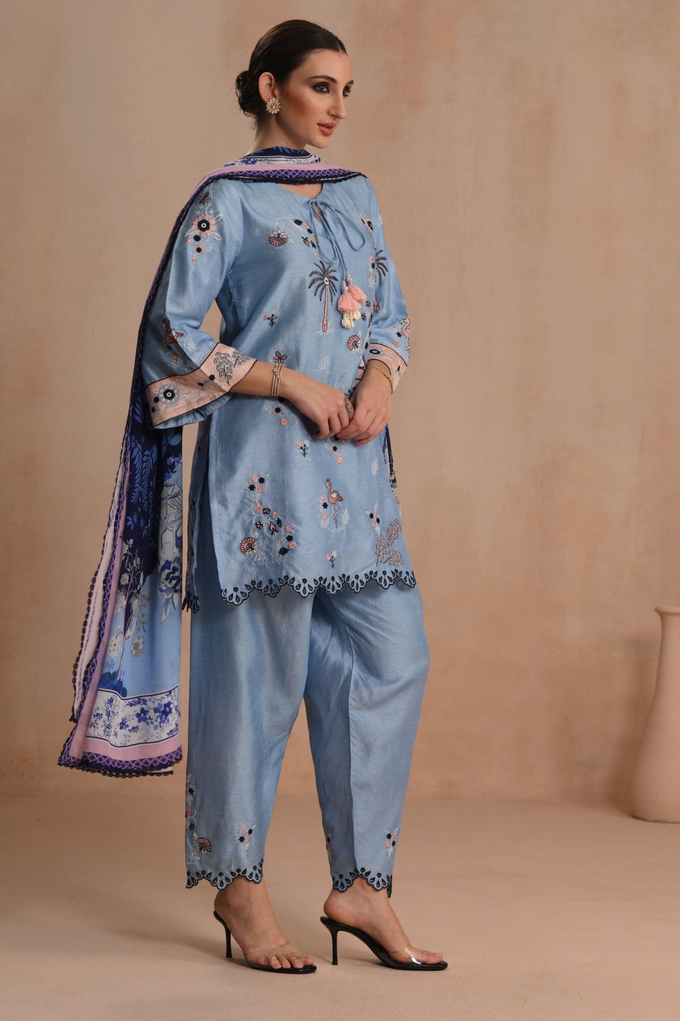 Neel Gulshan Embroidered Kurta Set Taroob