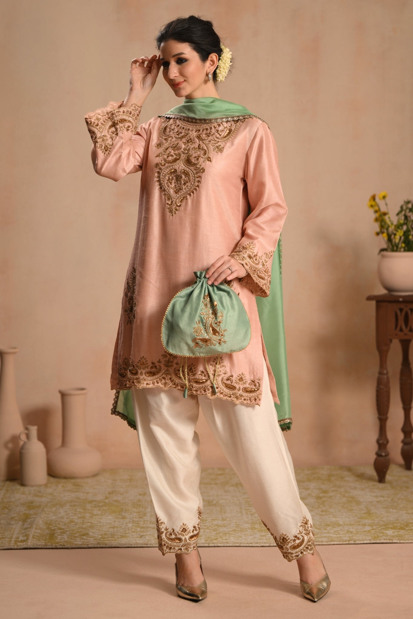 Women's Blush Pink Zareen Handembroidered Kurta Set Taroob