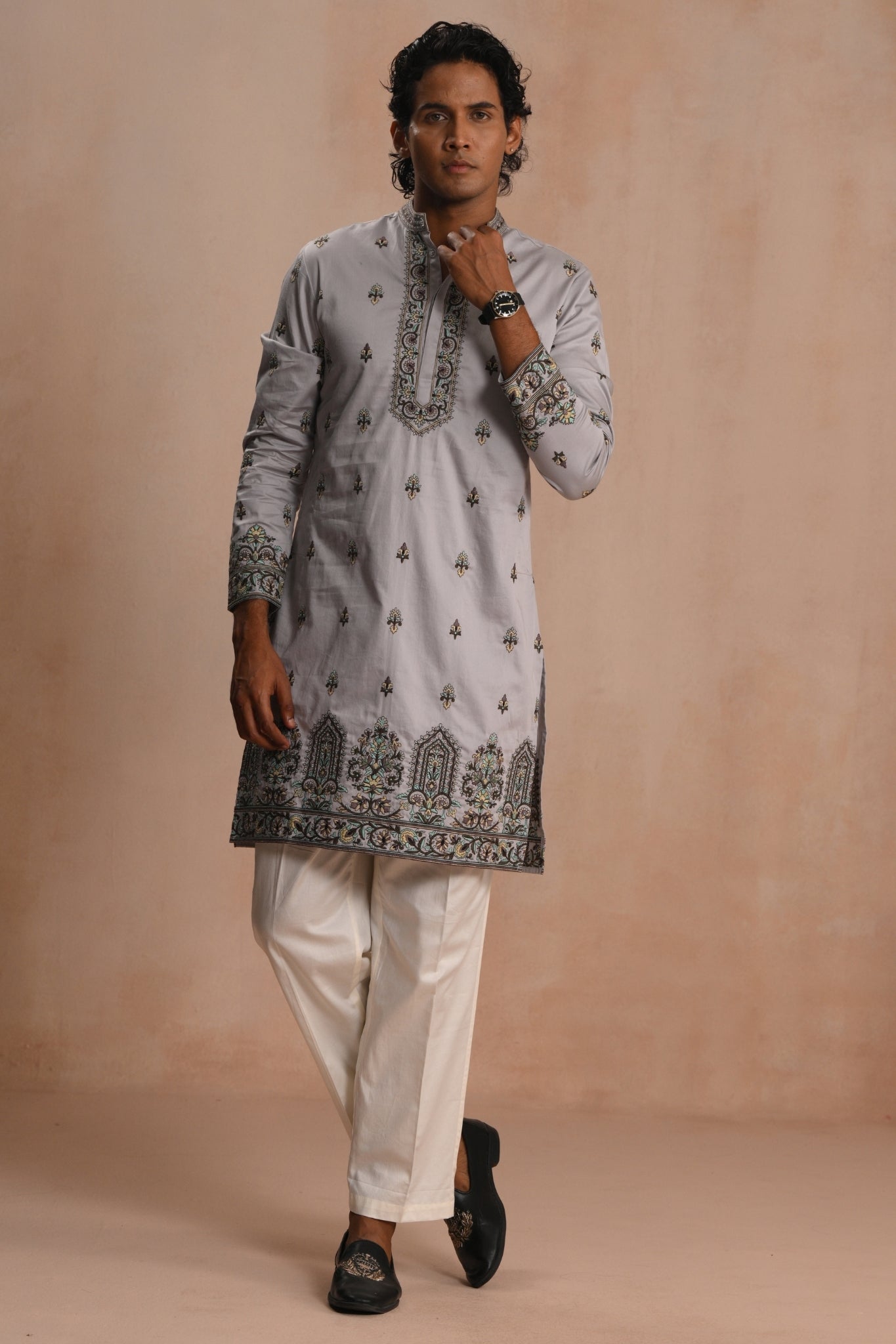 Grey Classic Sozni Emrboidered Kurta Pajama Set