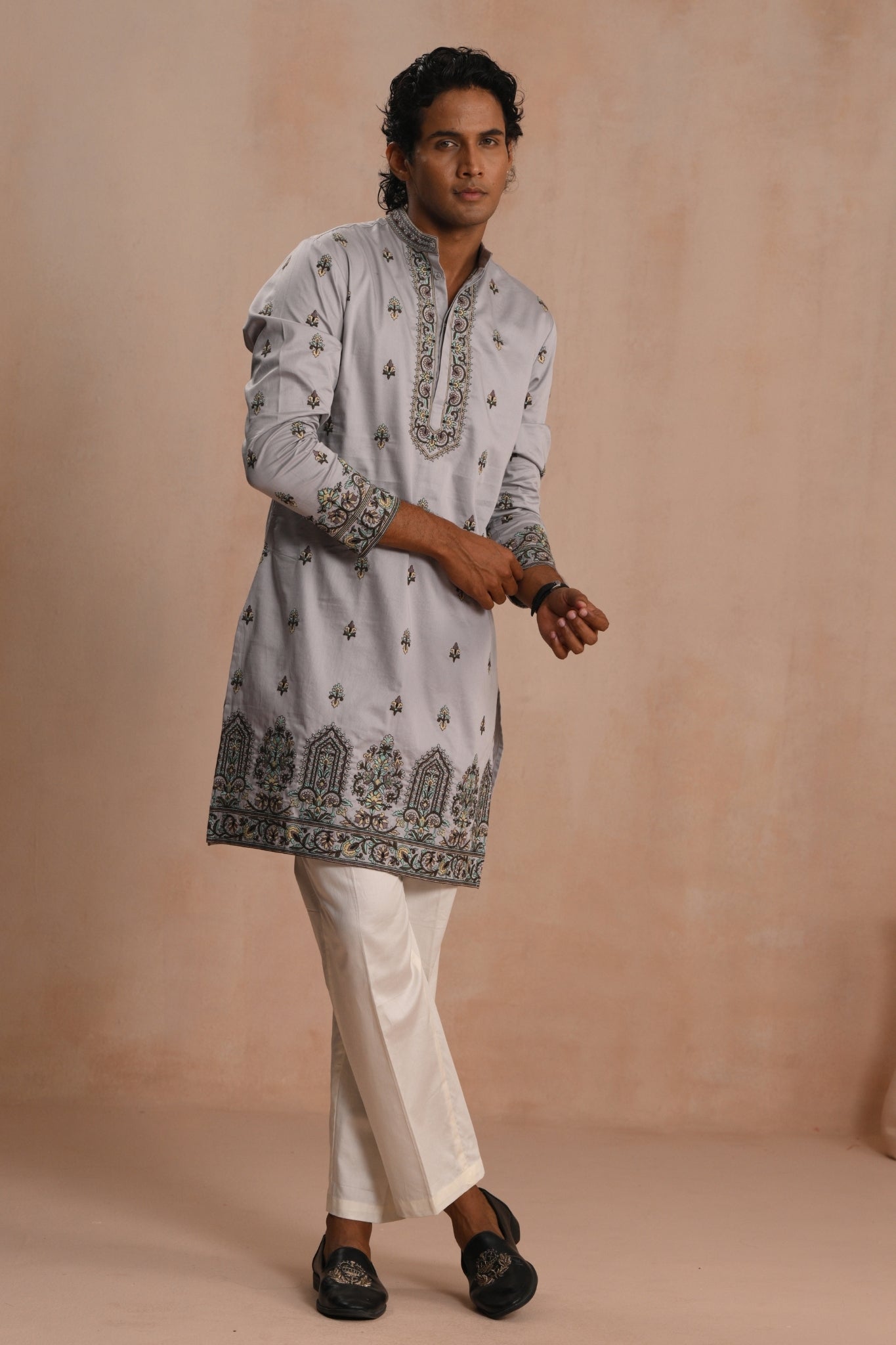 Grey Classic Sozni Emrboidered Kurta Pajama Set