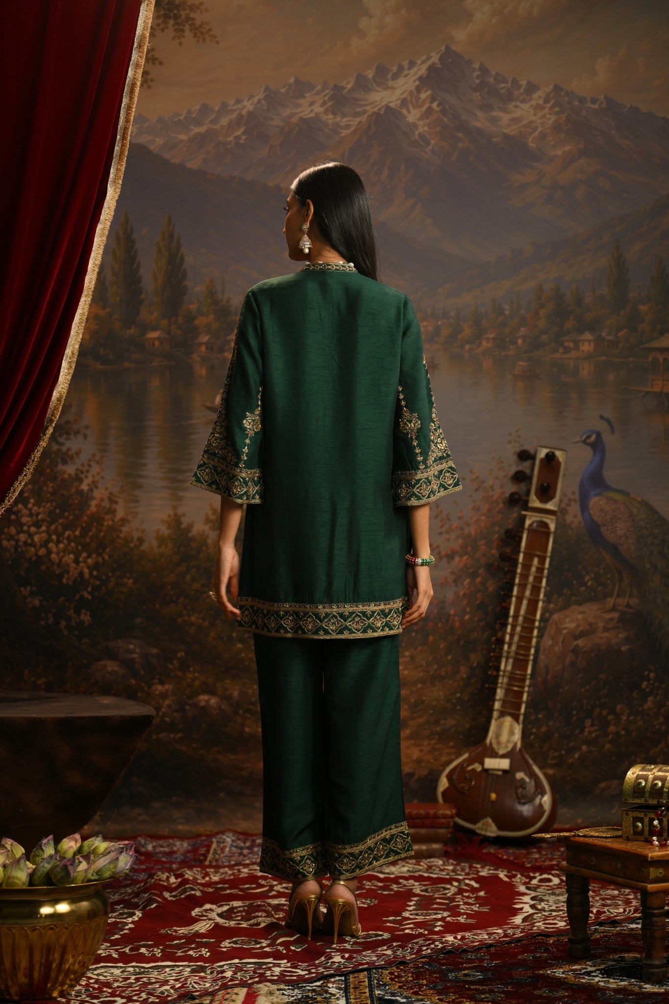 Green Jharokha Mahal Embroidered Kurta Set Taroob