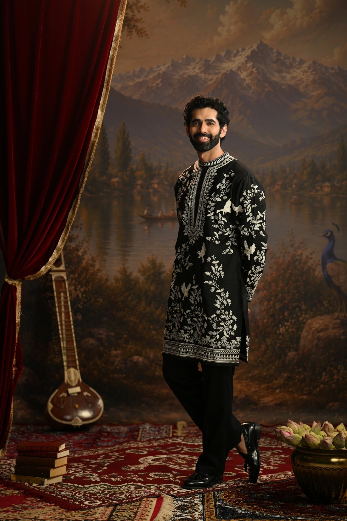 Men's Black Shalimar Hand Embroidered Kurta Pajama Set Taroob
