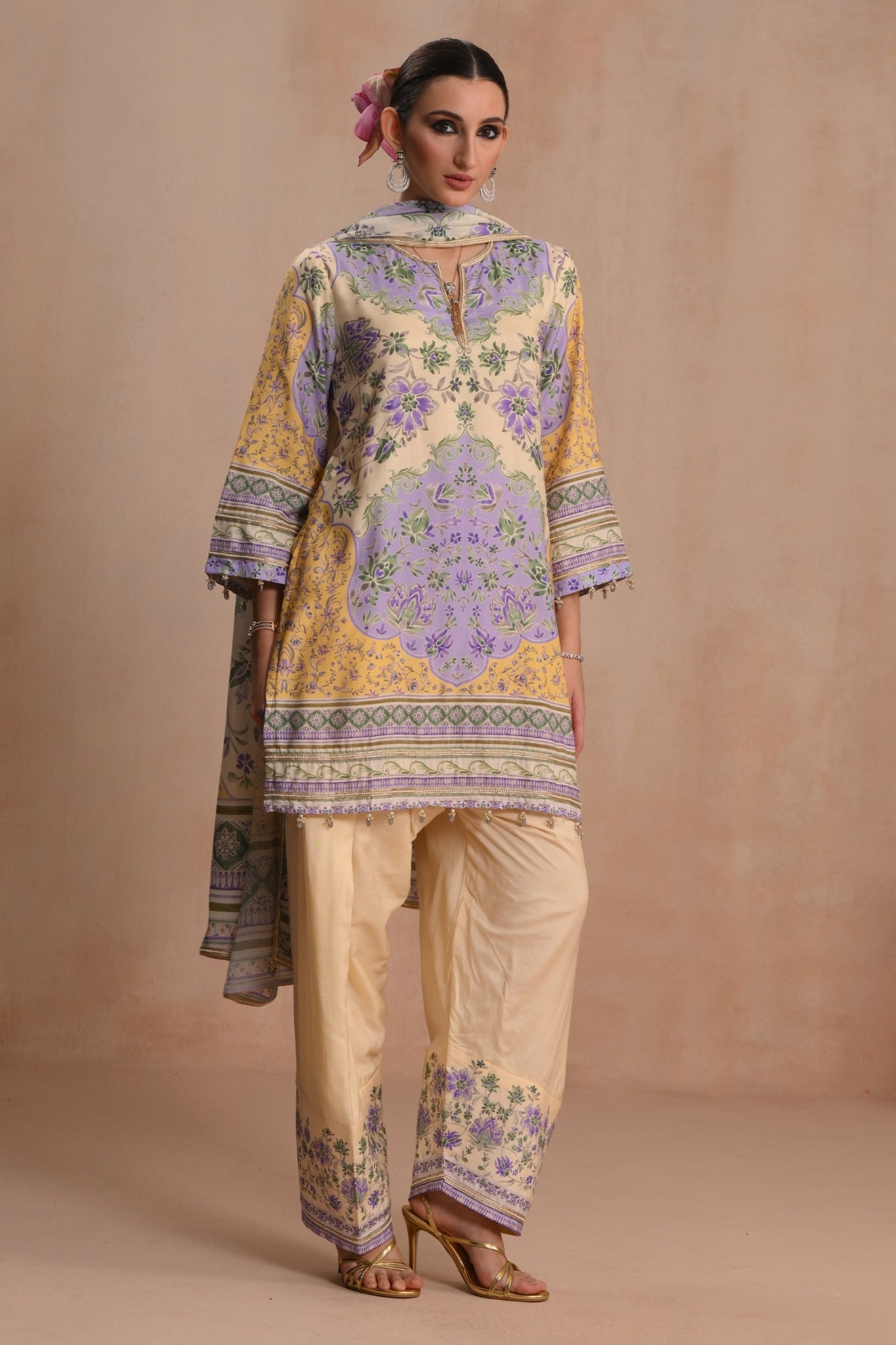Ivory Noor Bagh Kurta Set Trob