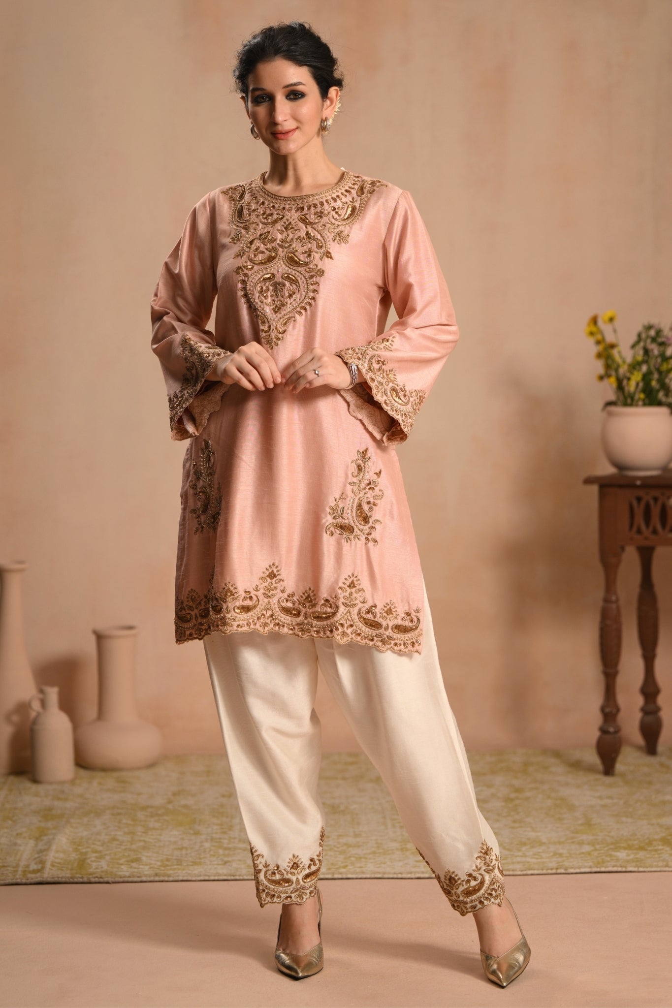 Women's Blush Pink Zareen Handembroidered Kurta Set Taroob