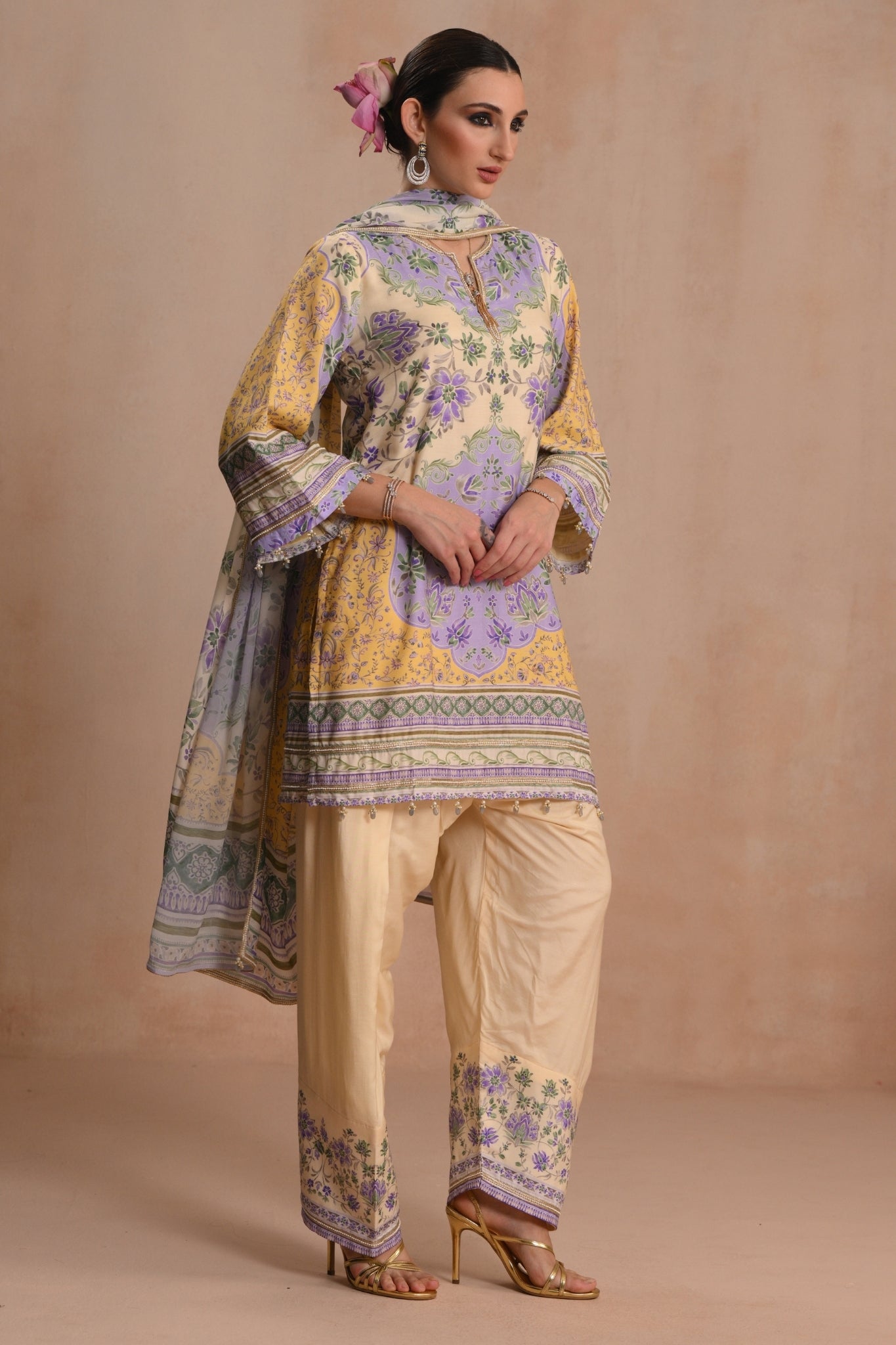 Ivory Noor Bagh Kurta Set Trob