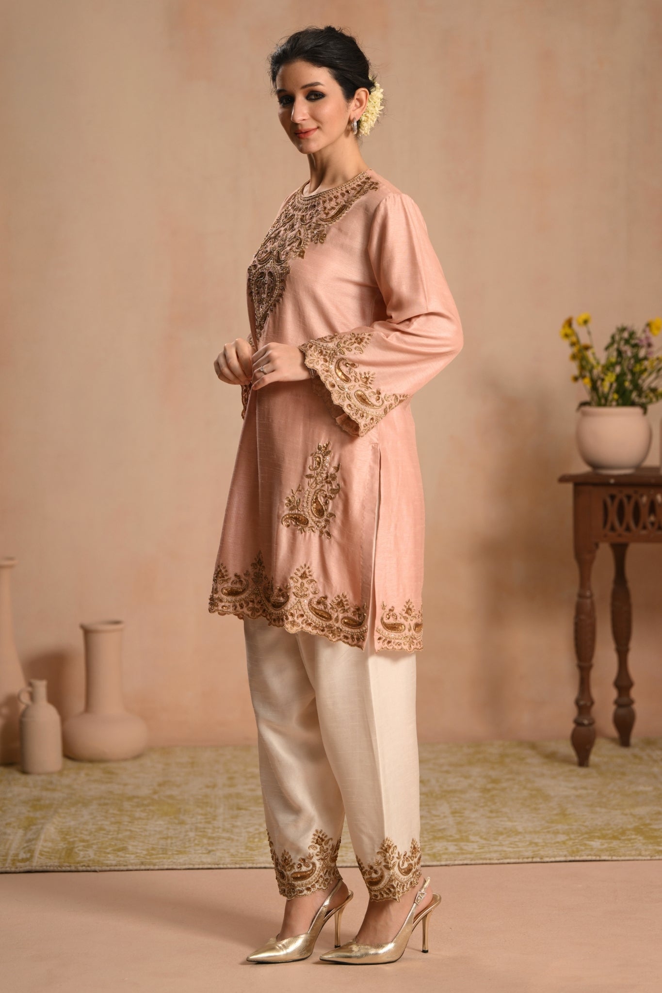 Women's Blush Pink Zareen Handembroidered Kurta Set Taroob