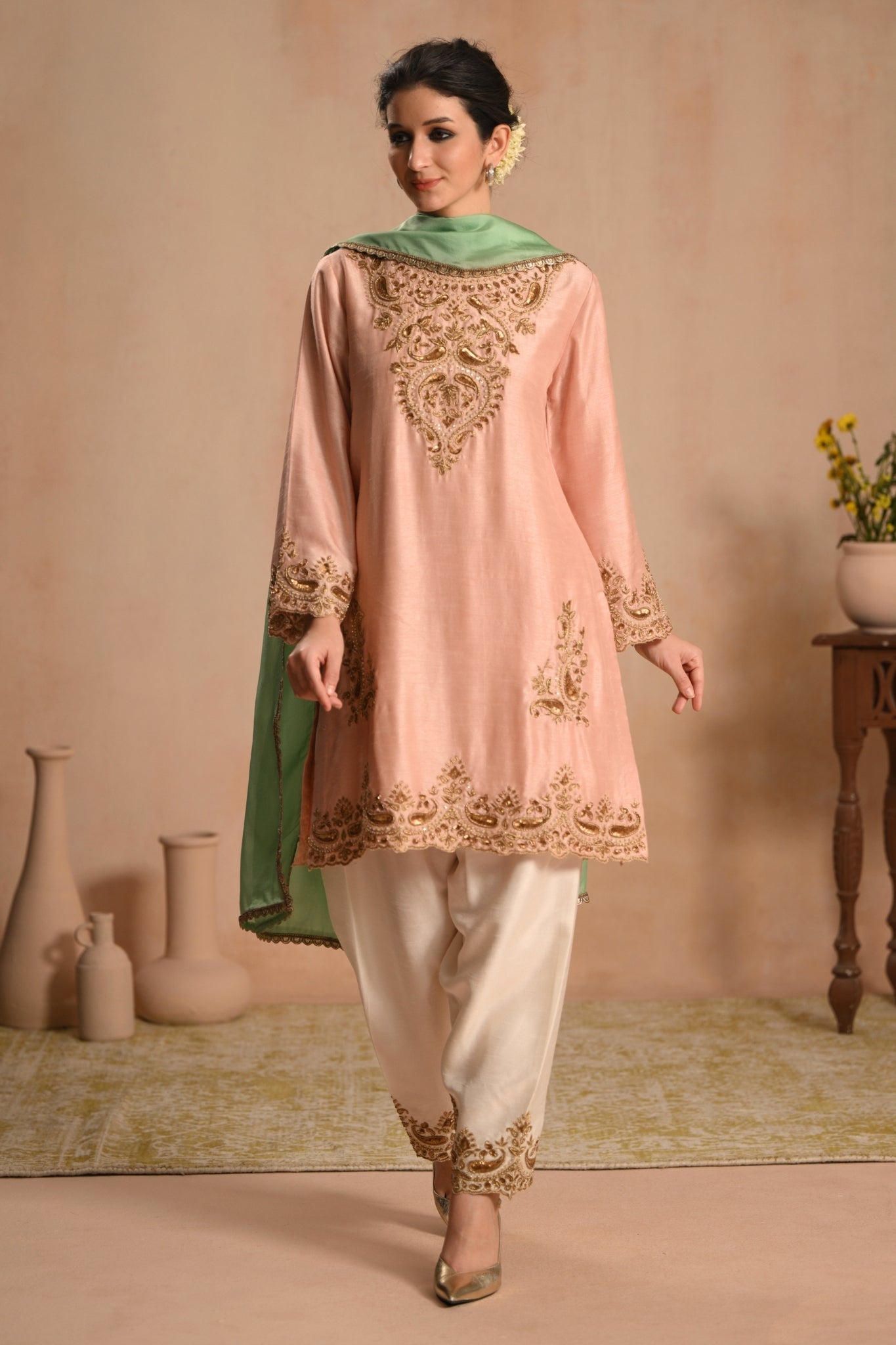 Women's Blush Pink Zareen Handembroidered Kurta Set Taroob