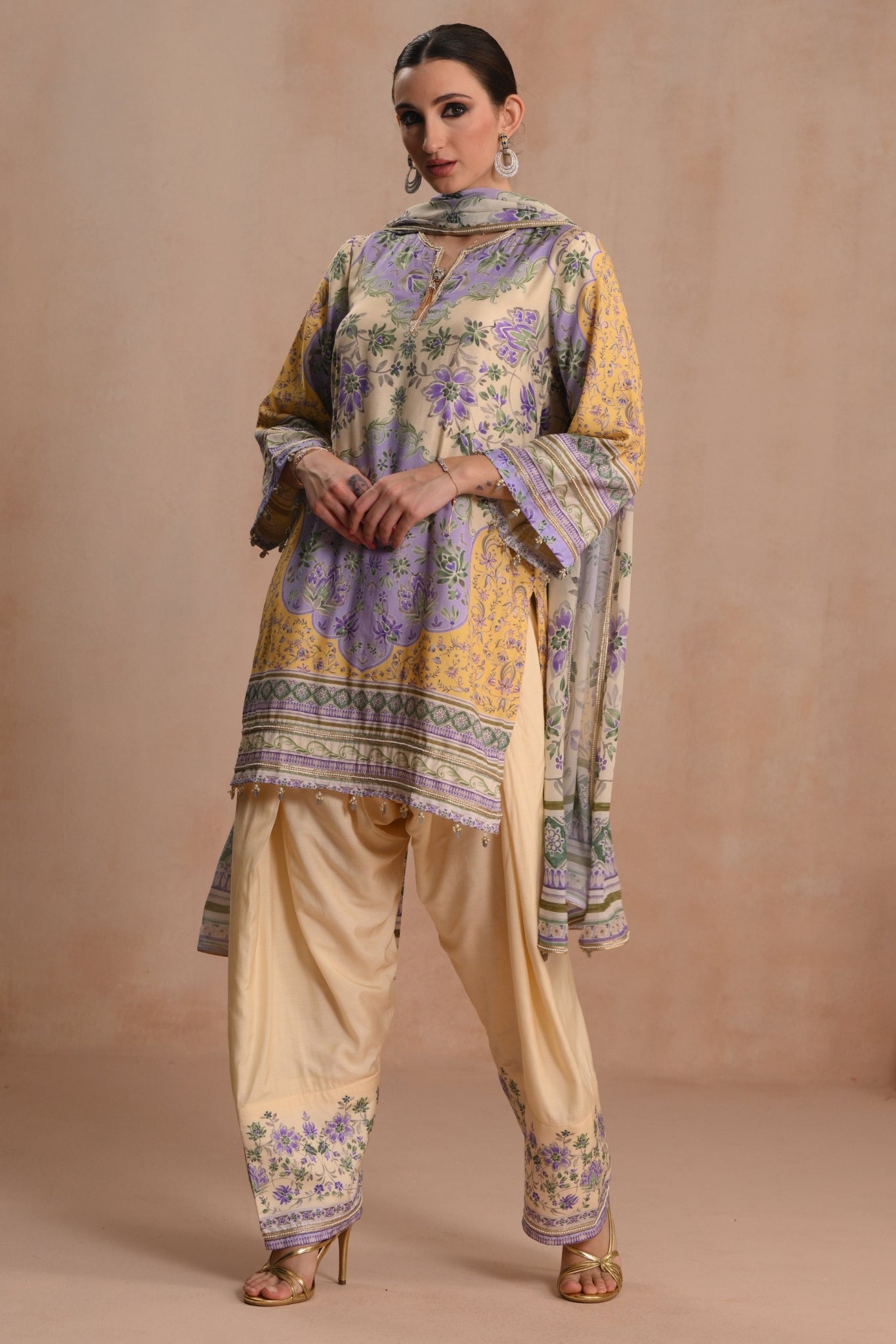 Ivory Noor Bagh Kurta Set Trob