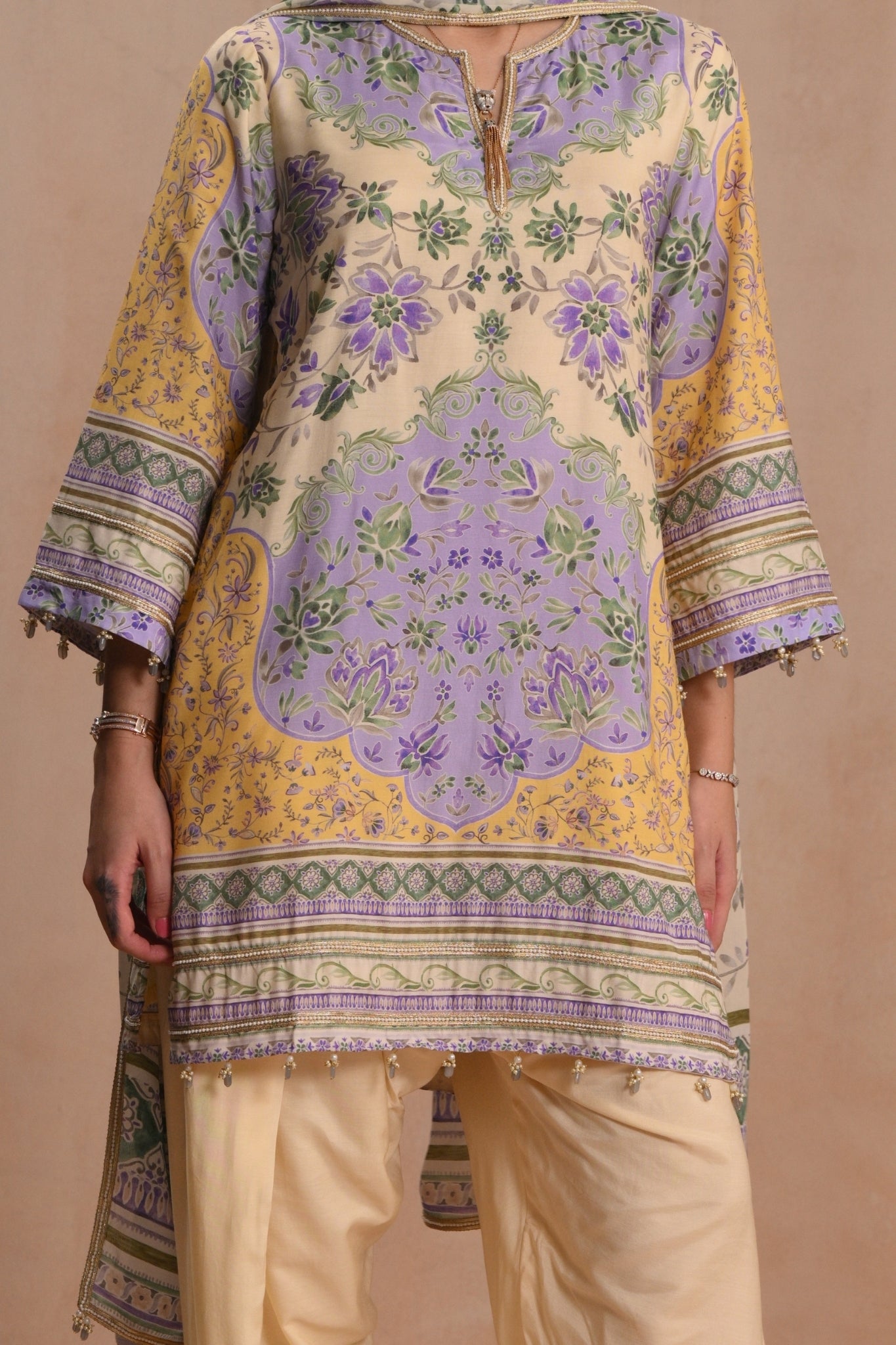 Ivory Noor Bagh Kurta Set Trob