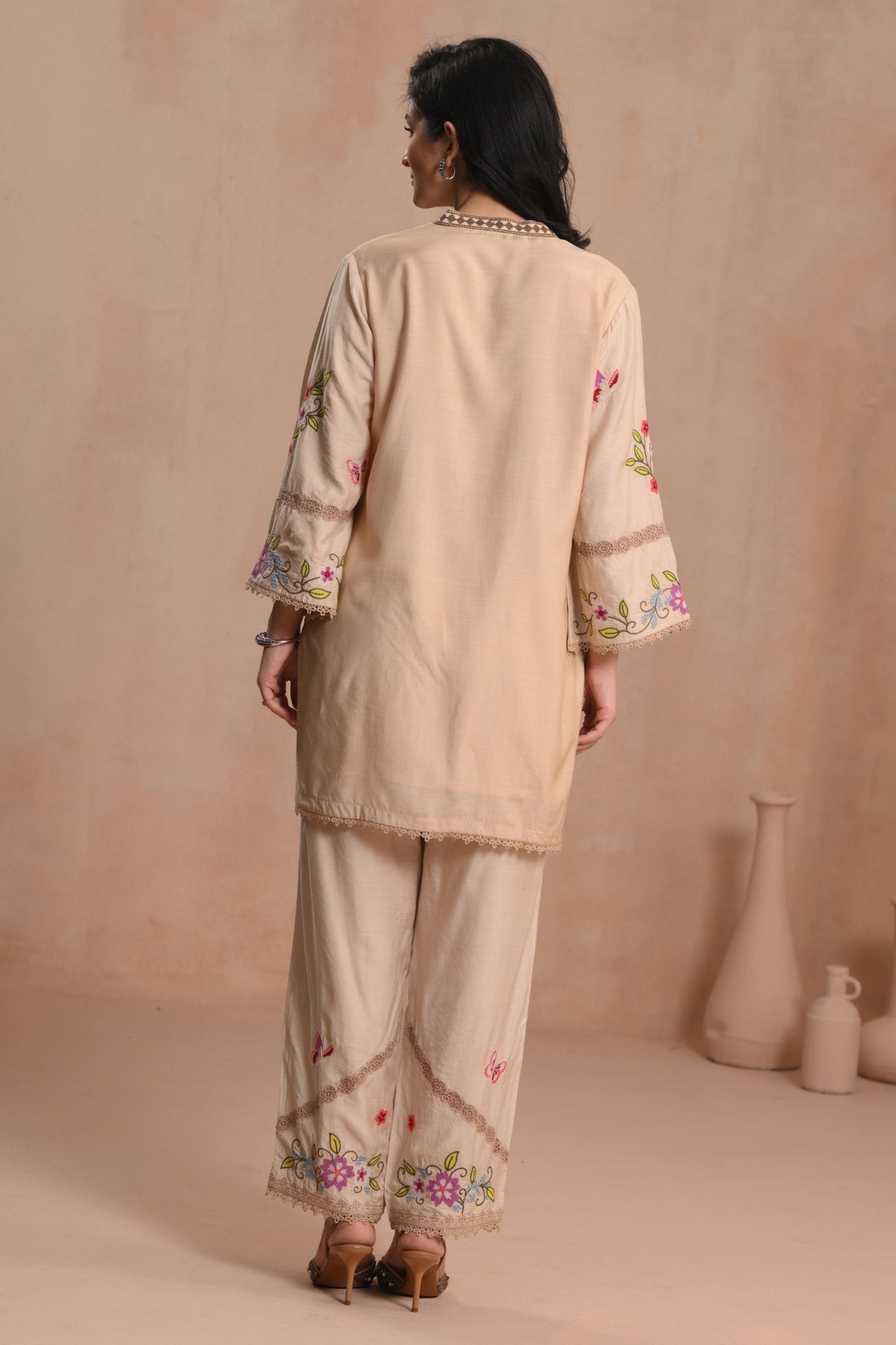 Soft Beige Parizaad Embroidererd Kurta Set Taroob