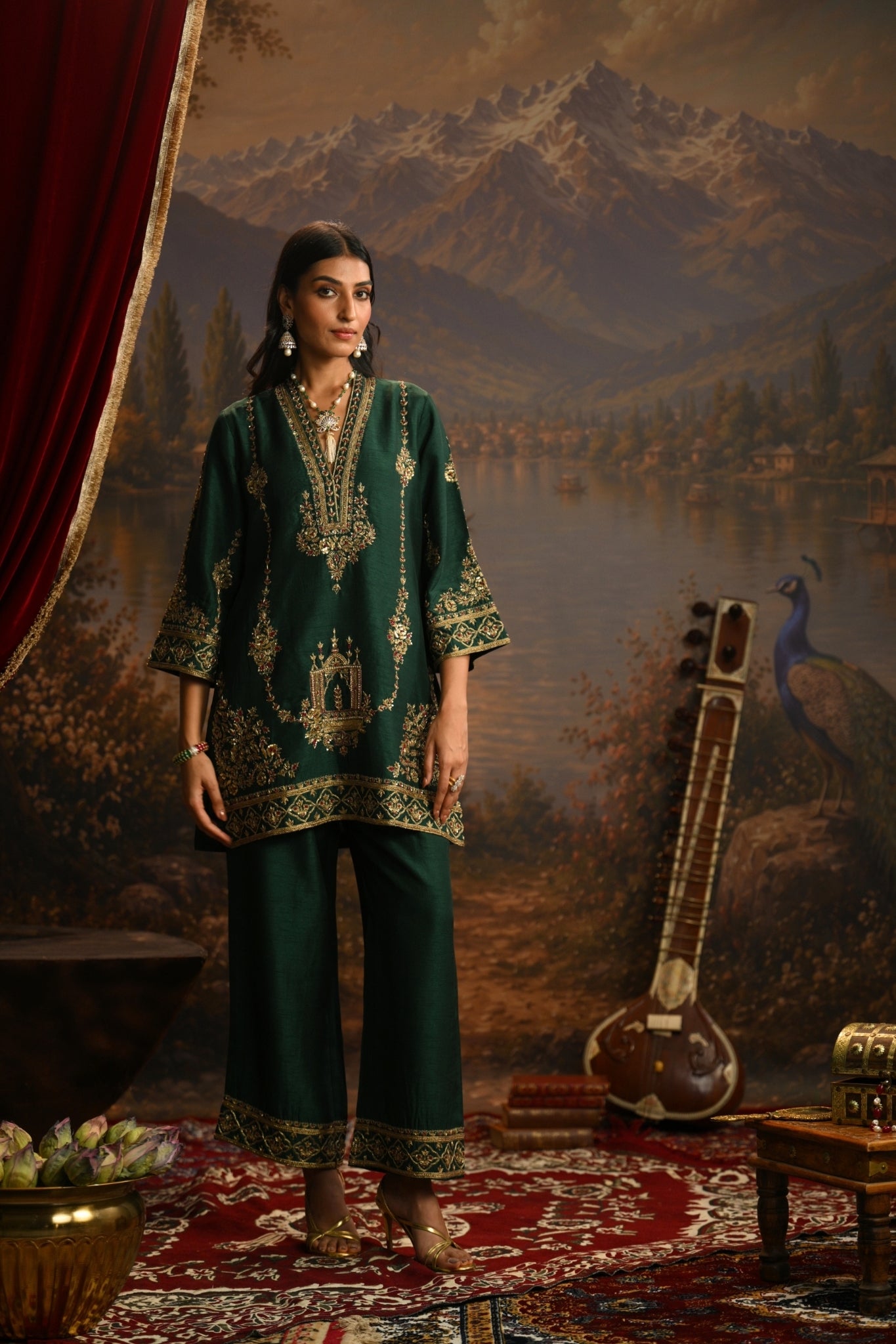 Green Jharokha Mahal Embroidered Kurta Set Taroob
