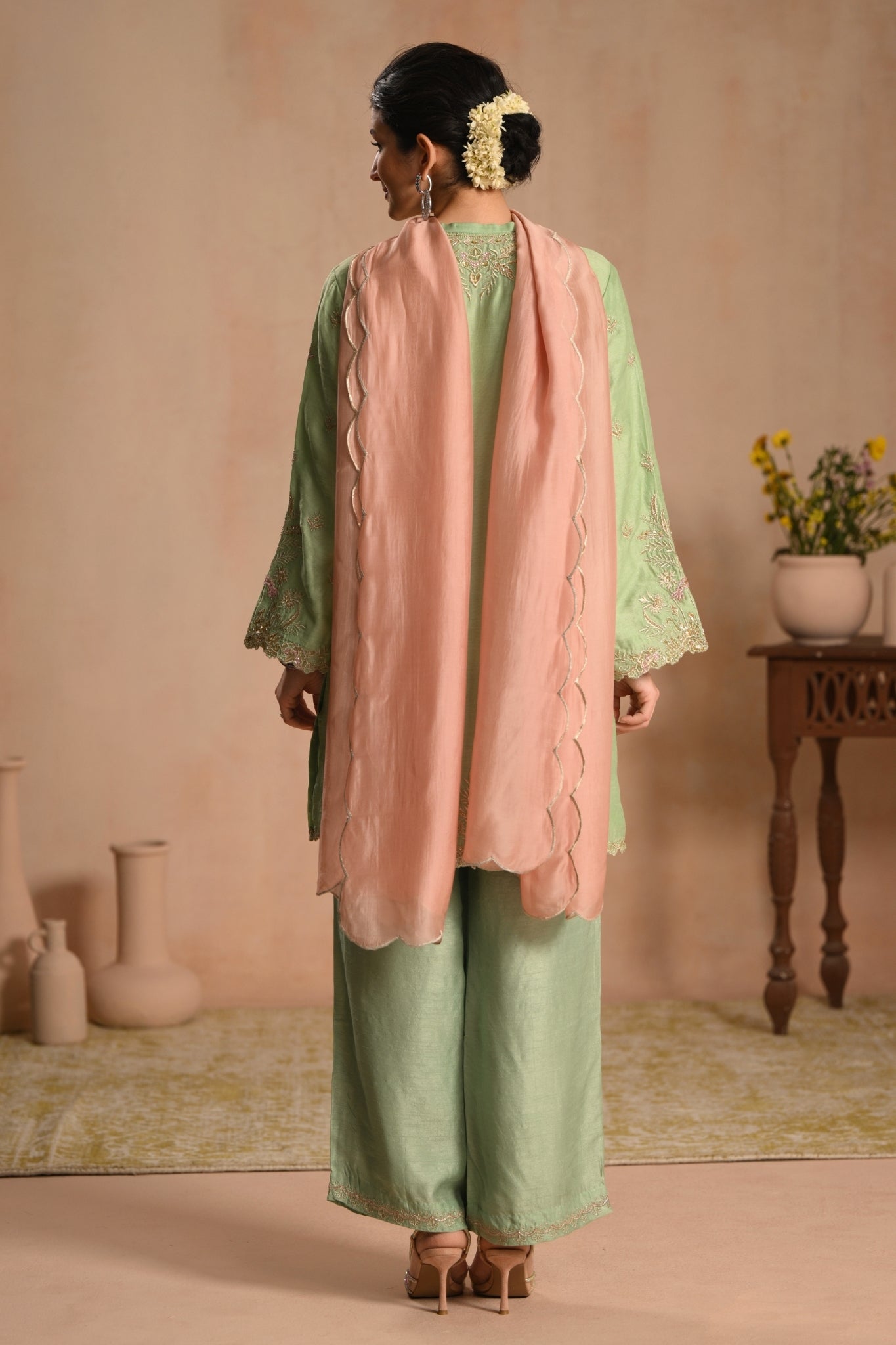 Women's Mint Green Nayab Hand Embroidered Kurta Set Taroob