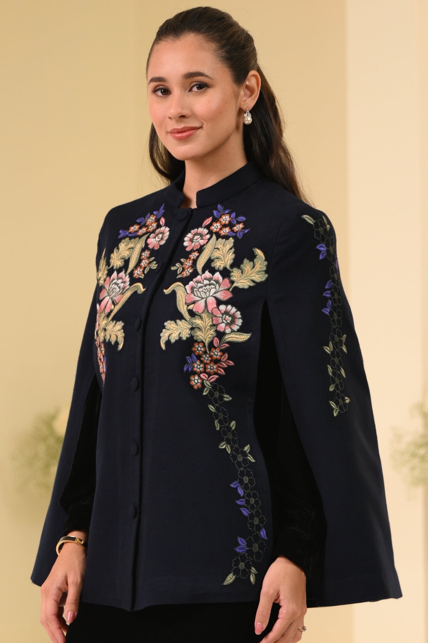 Taroob Blooming Foral Cape