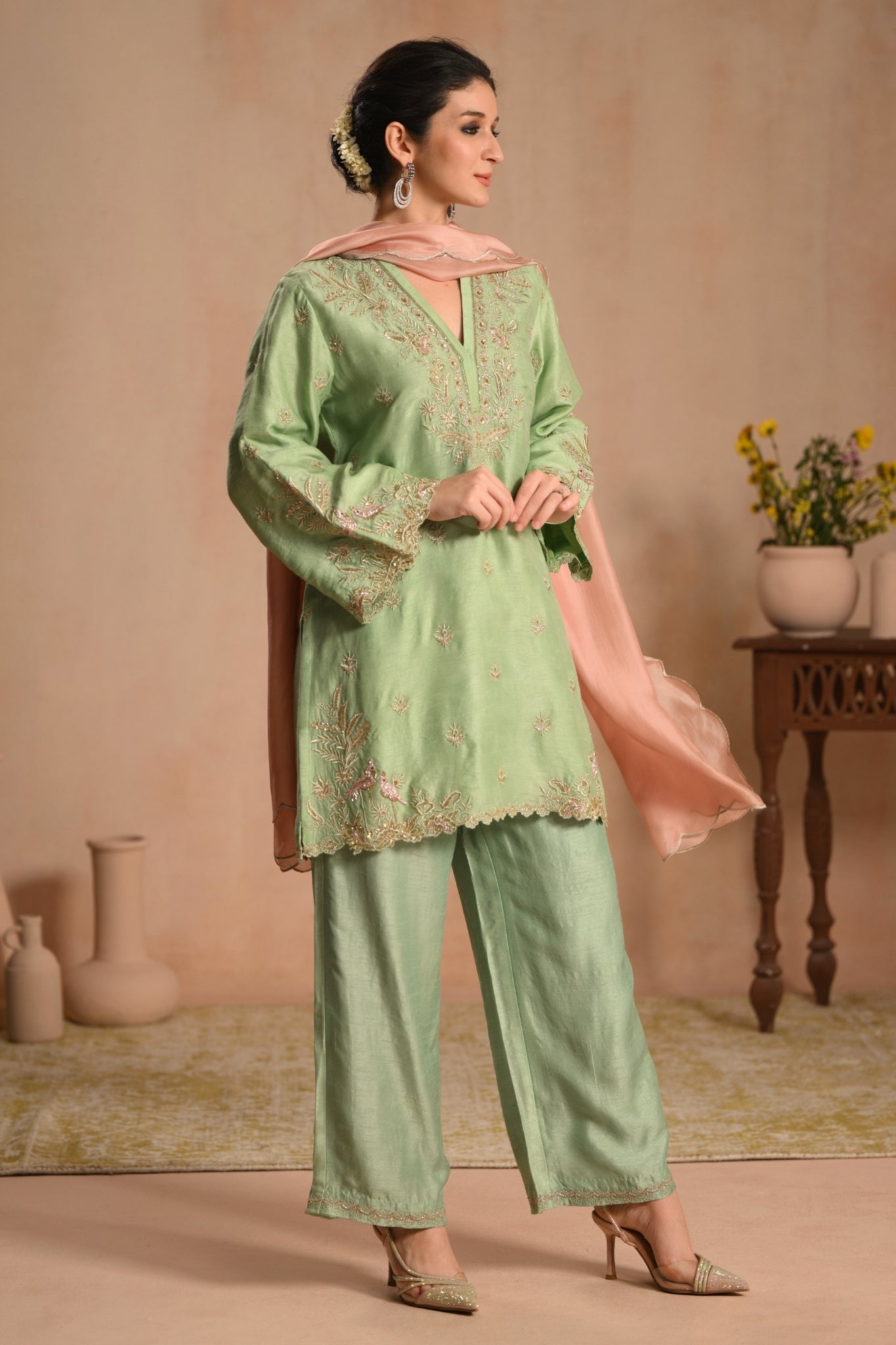 Women's Mint Green Nayab Hand Embroidered Kurta Set Taroob