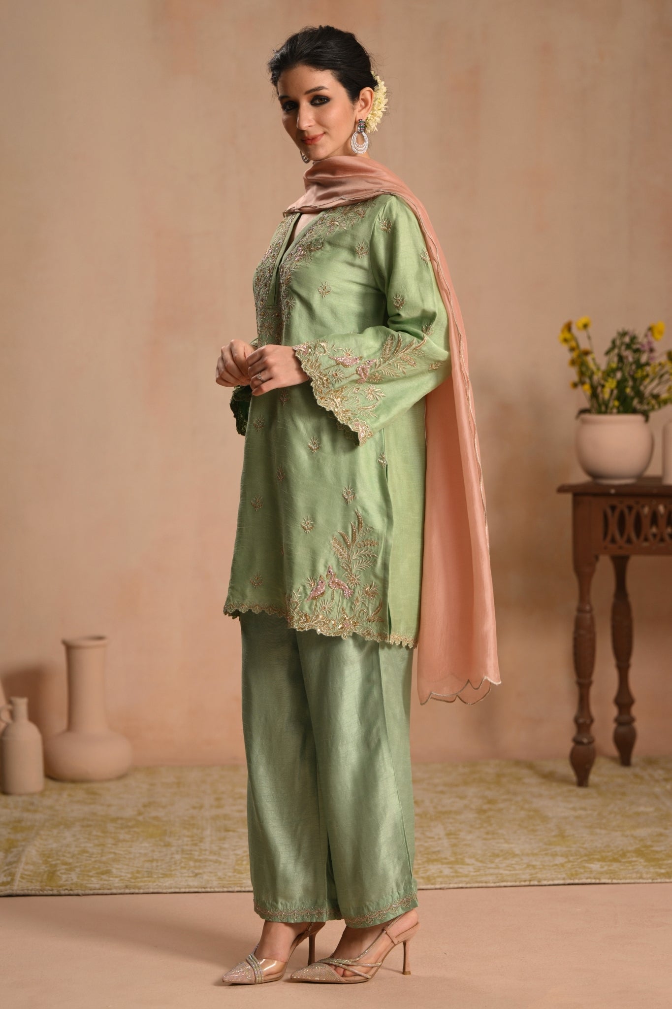 Women's Mint Green Nayab Hand Embroidered Kurta Set Taroob