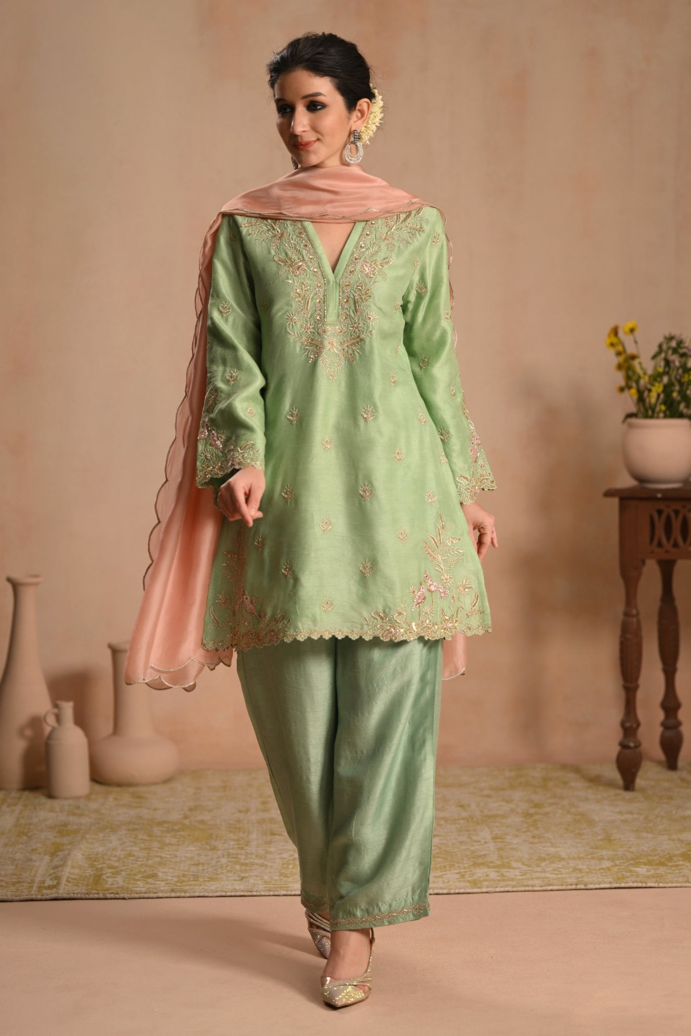 Women's Mint Green Nayab Hand Embroidered Kurta Set Taroob