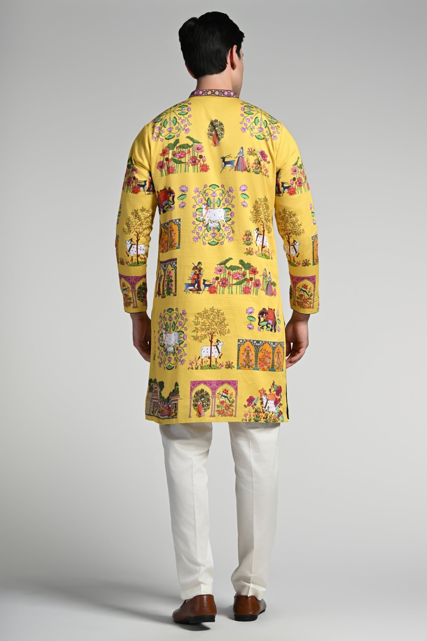 Printed Pichwai Art Kurta Pajama Set – Men's – Image 2 | Taroob