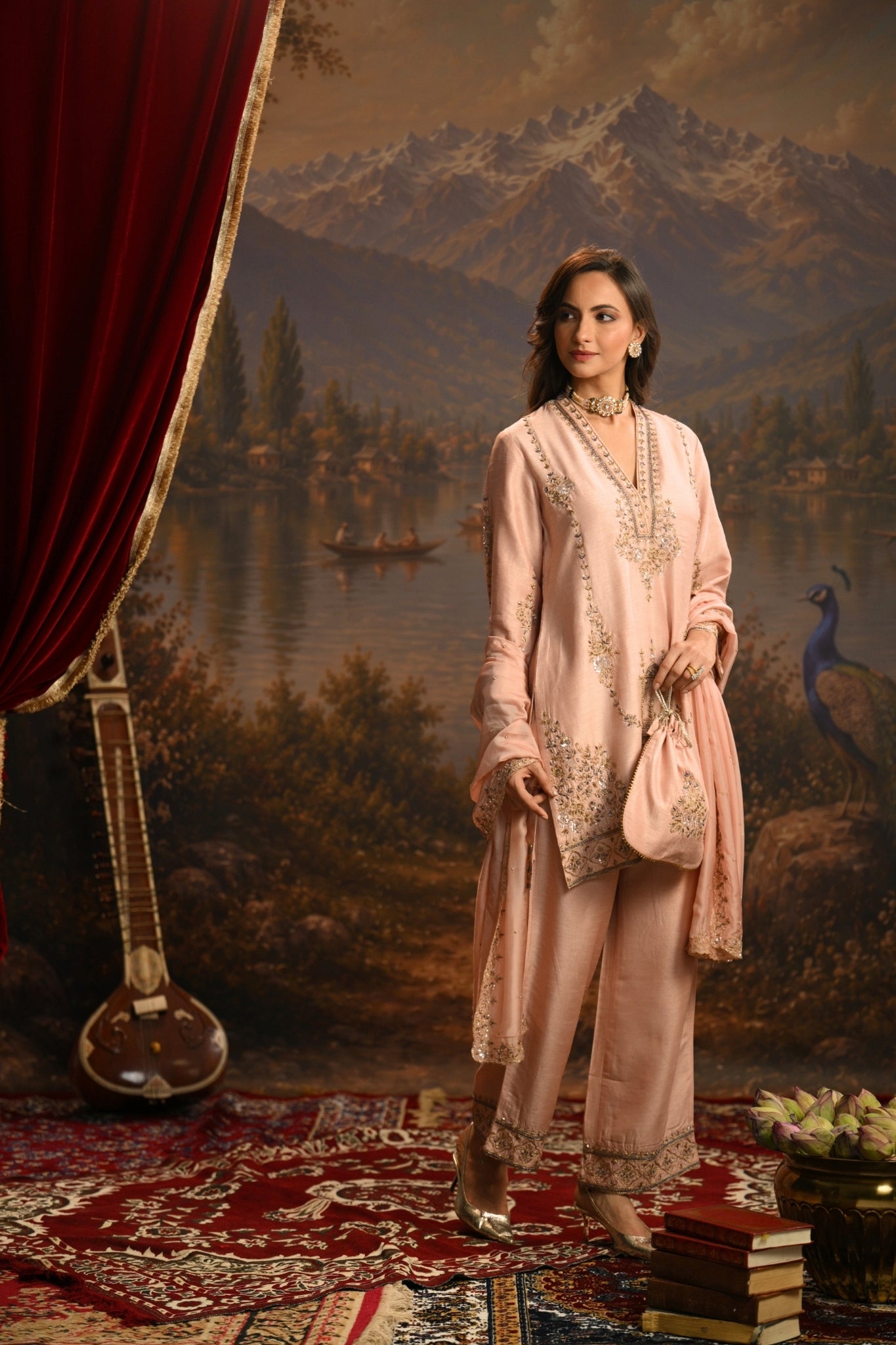 Pink Jharokha Mahal Embroidered Kurta Set Taroob