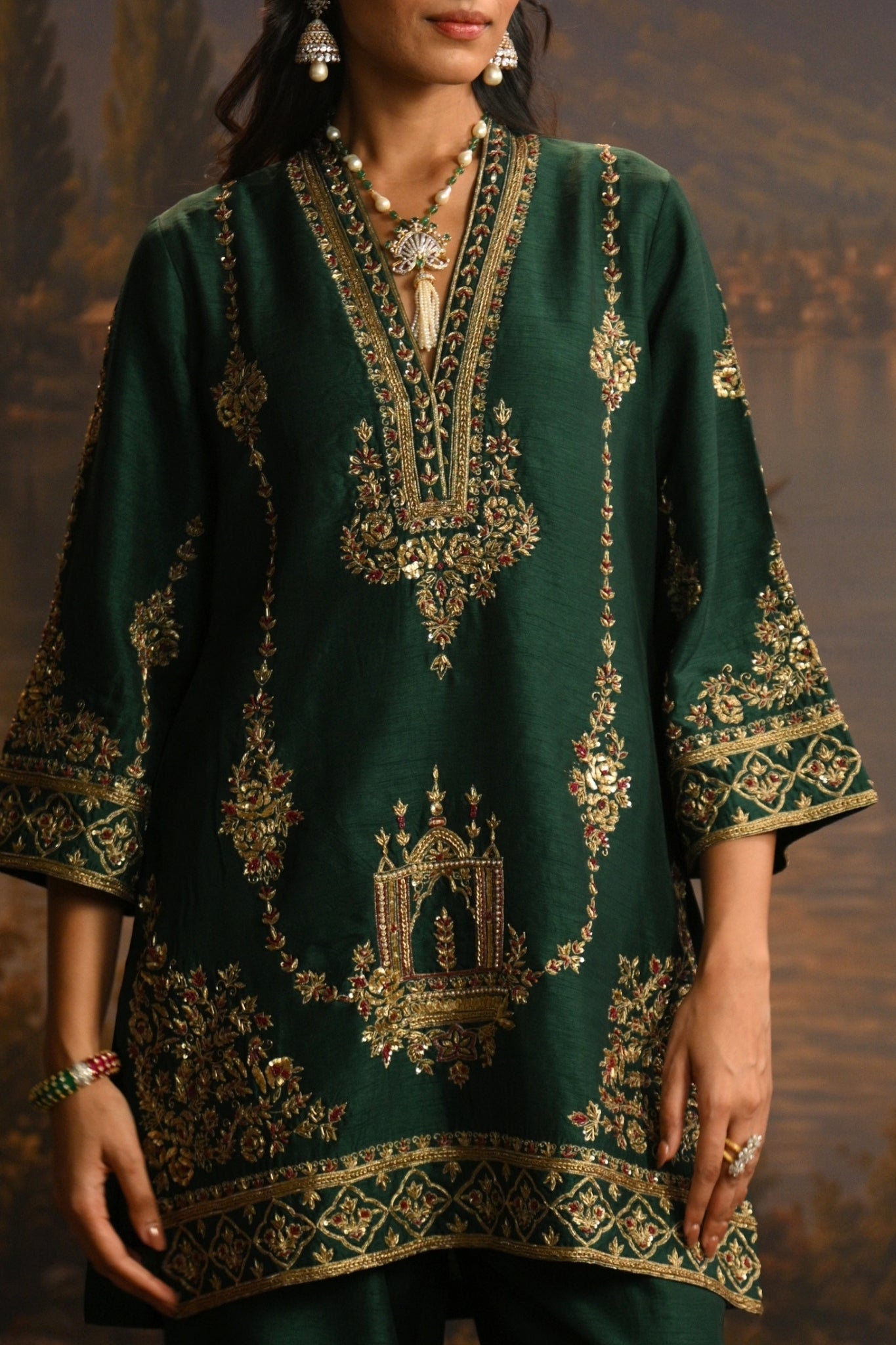 Green Jharokha Mahal Embroidered Kurta Set Taroob