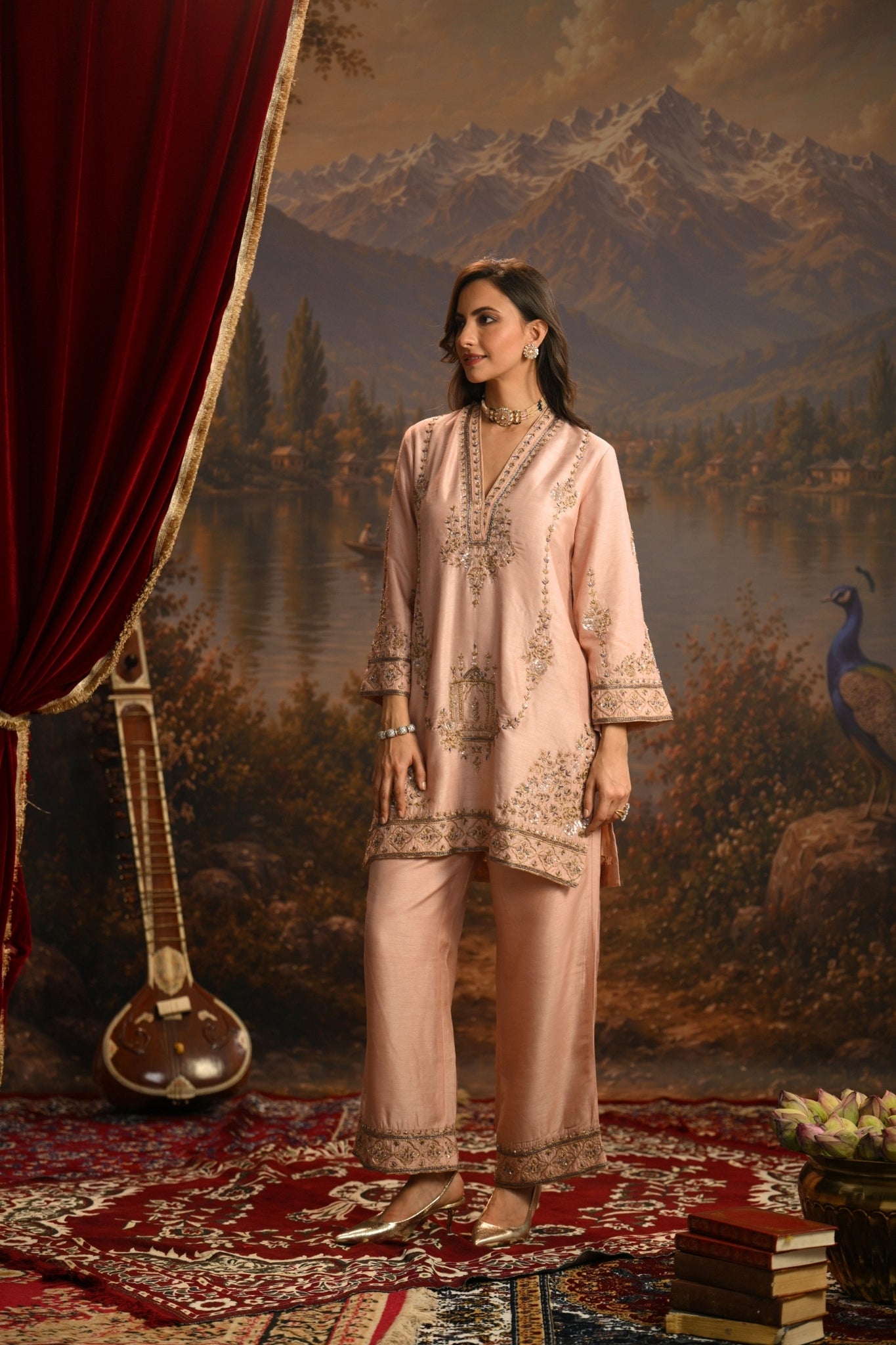 Pink Jharokha Mahal Embroidered Kurta Set Taroob