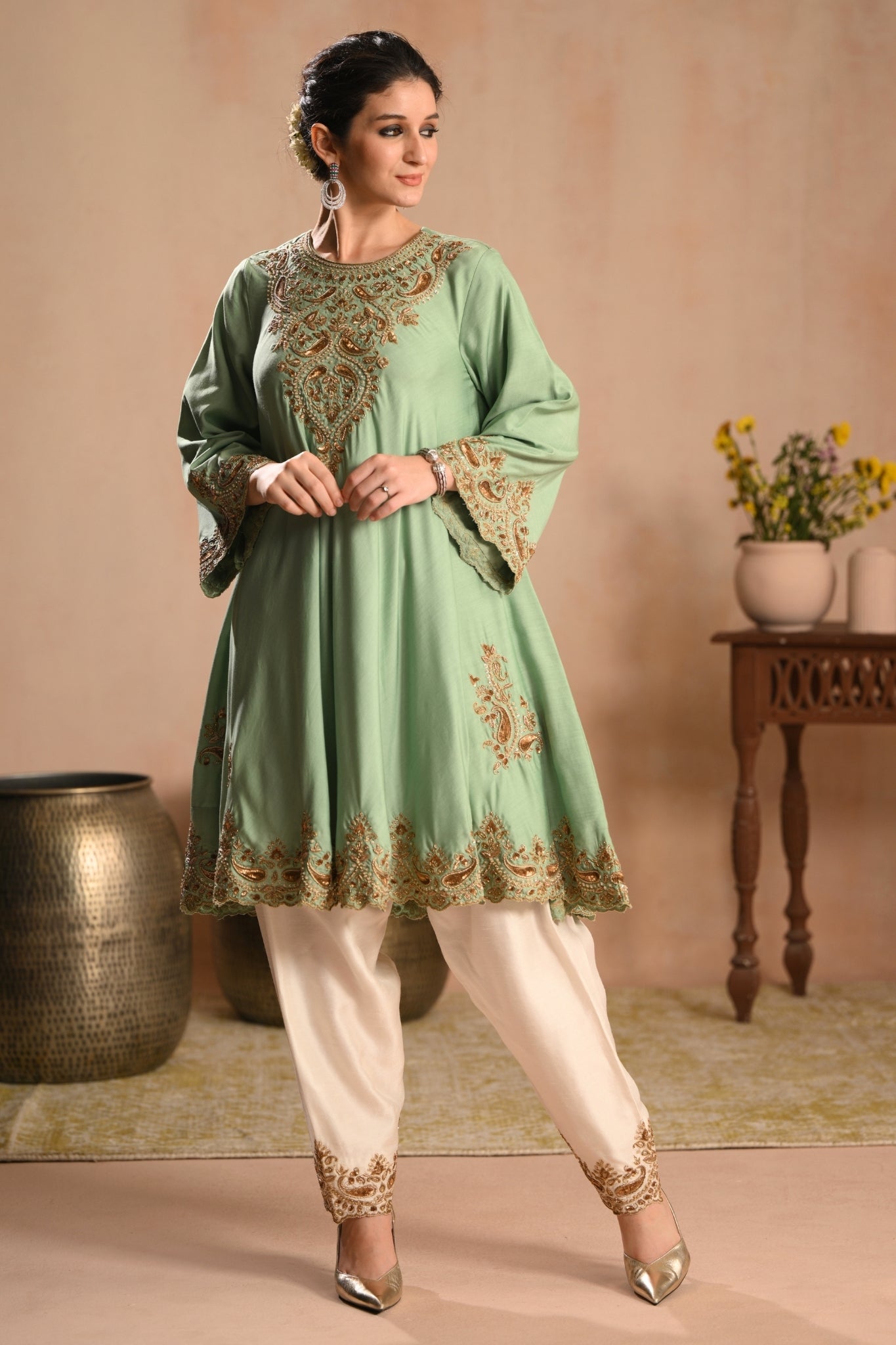 Women's Mint Green Zareen Handembroidered Kalidaar Kurta Set Taroob