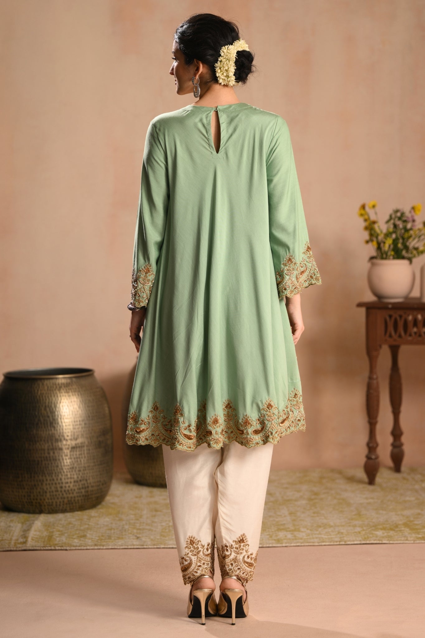 Women's Mint Green Zareen Handembroidered Kalidaar Kurta Set Taroob